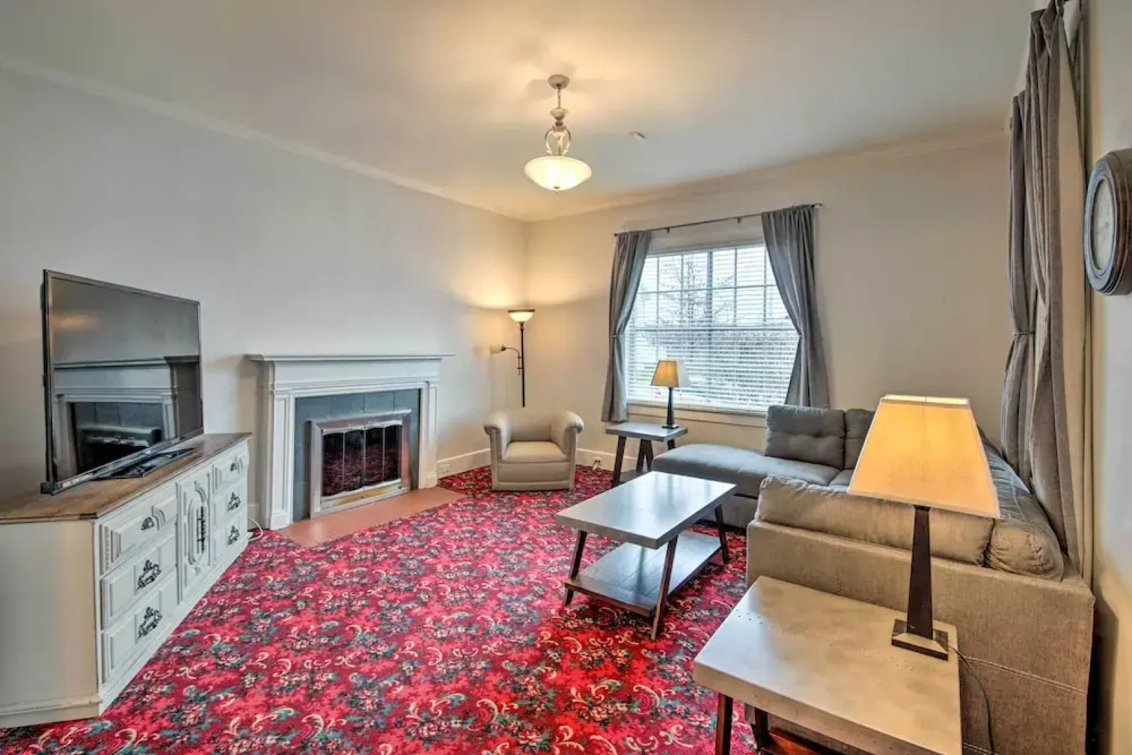 Historic Noblesville Home: Walk to Downtown Shops!