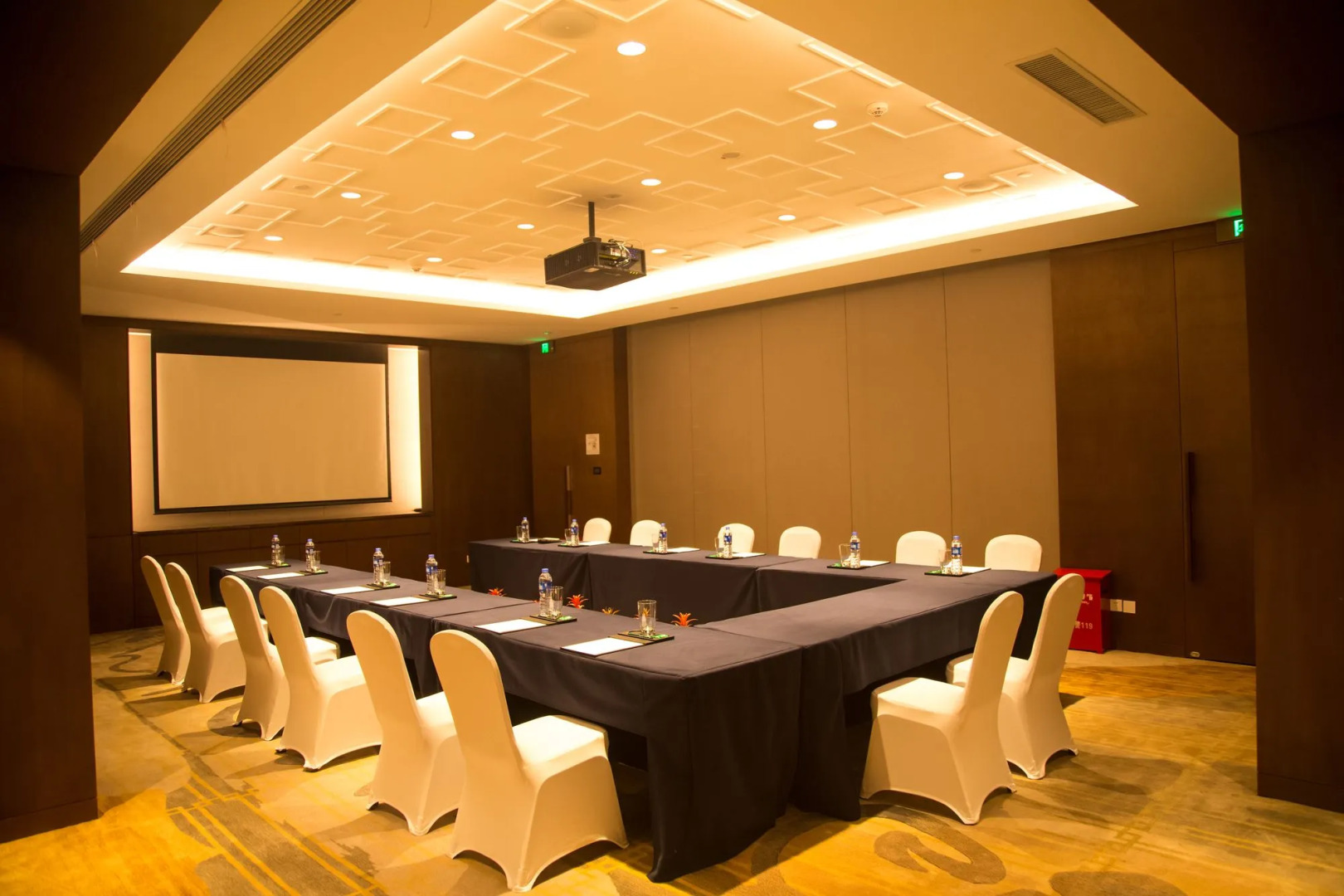 HUALUXE Wuxi Taihu by IHG