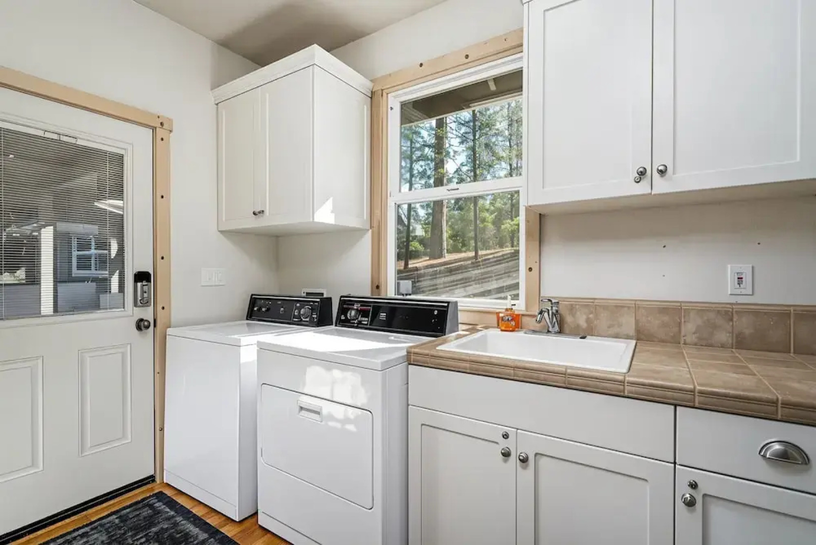 Casa Cassaretto - This Beautiful Lakefront Home is Only 50 yards from Marina Beach by Yosemite Region Resorts