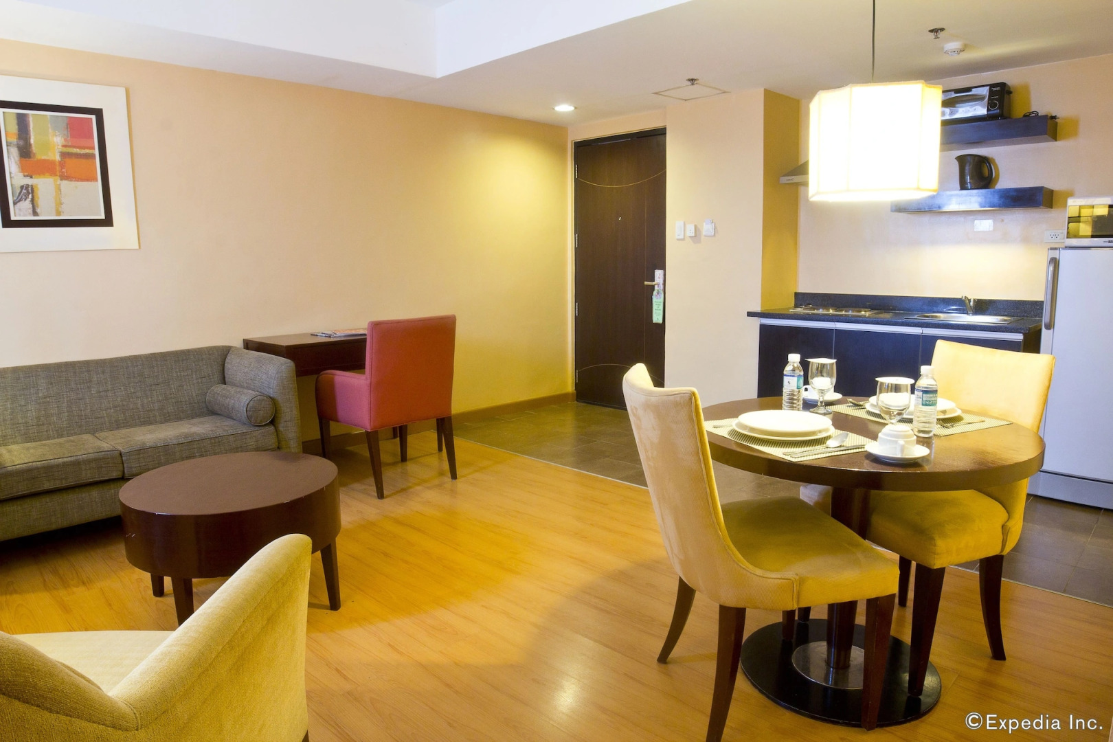 Lancaster Hotel by Central Flats