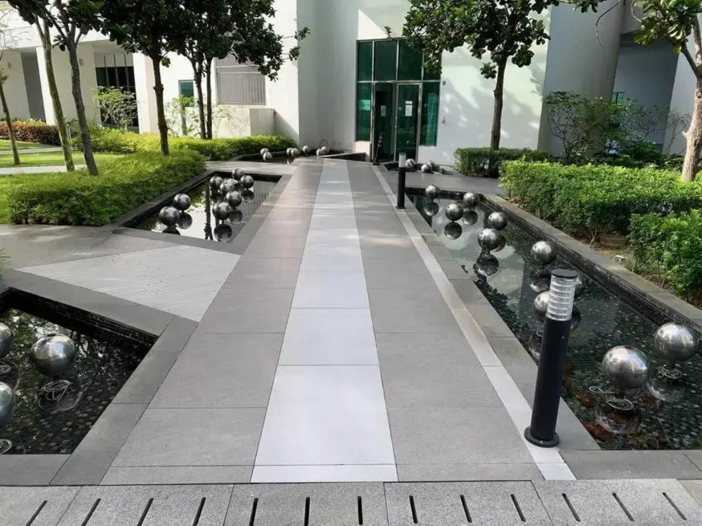 Paradise City Holiday (Netflix+Sanitize) 4