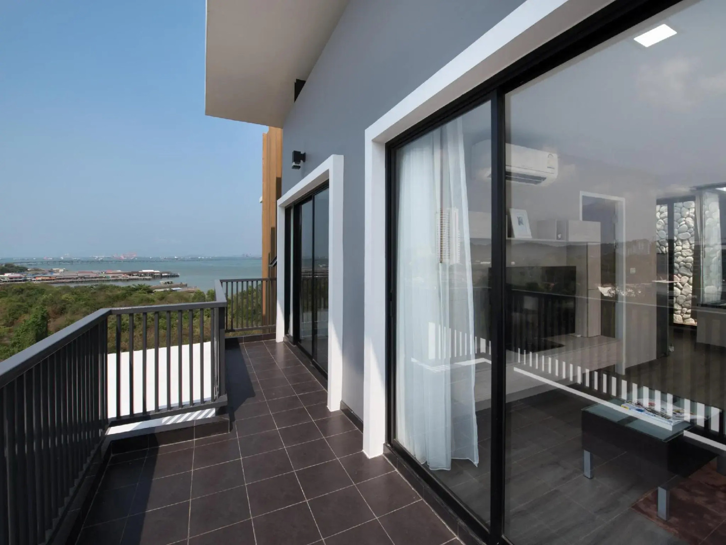 Capetown Sriracha Condo