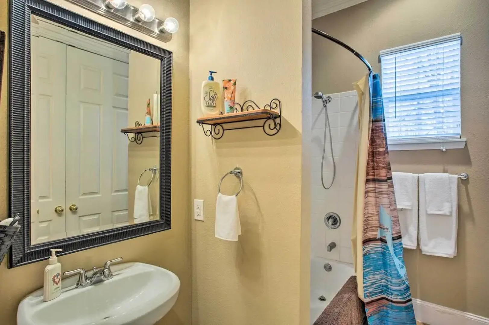 Cedar Creek Reservoir Home w/ Deck & Fire Pit!