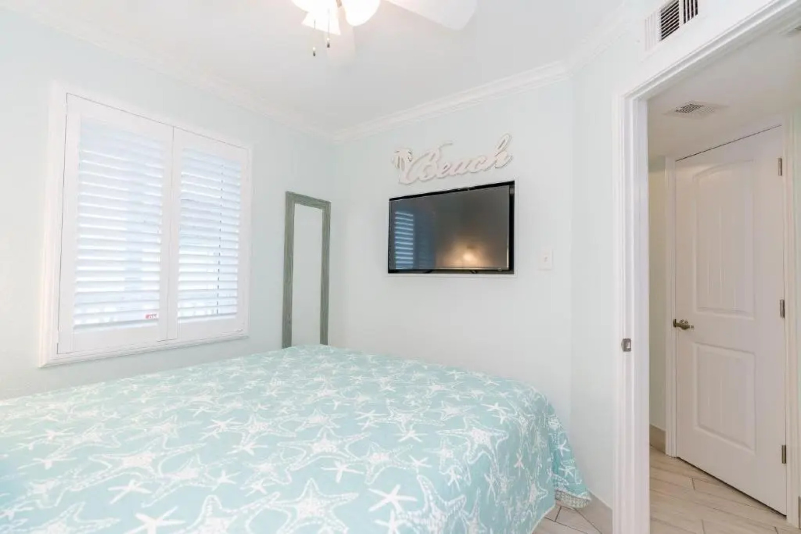 Seascape 2302 Hotel Room