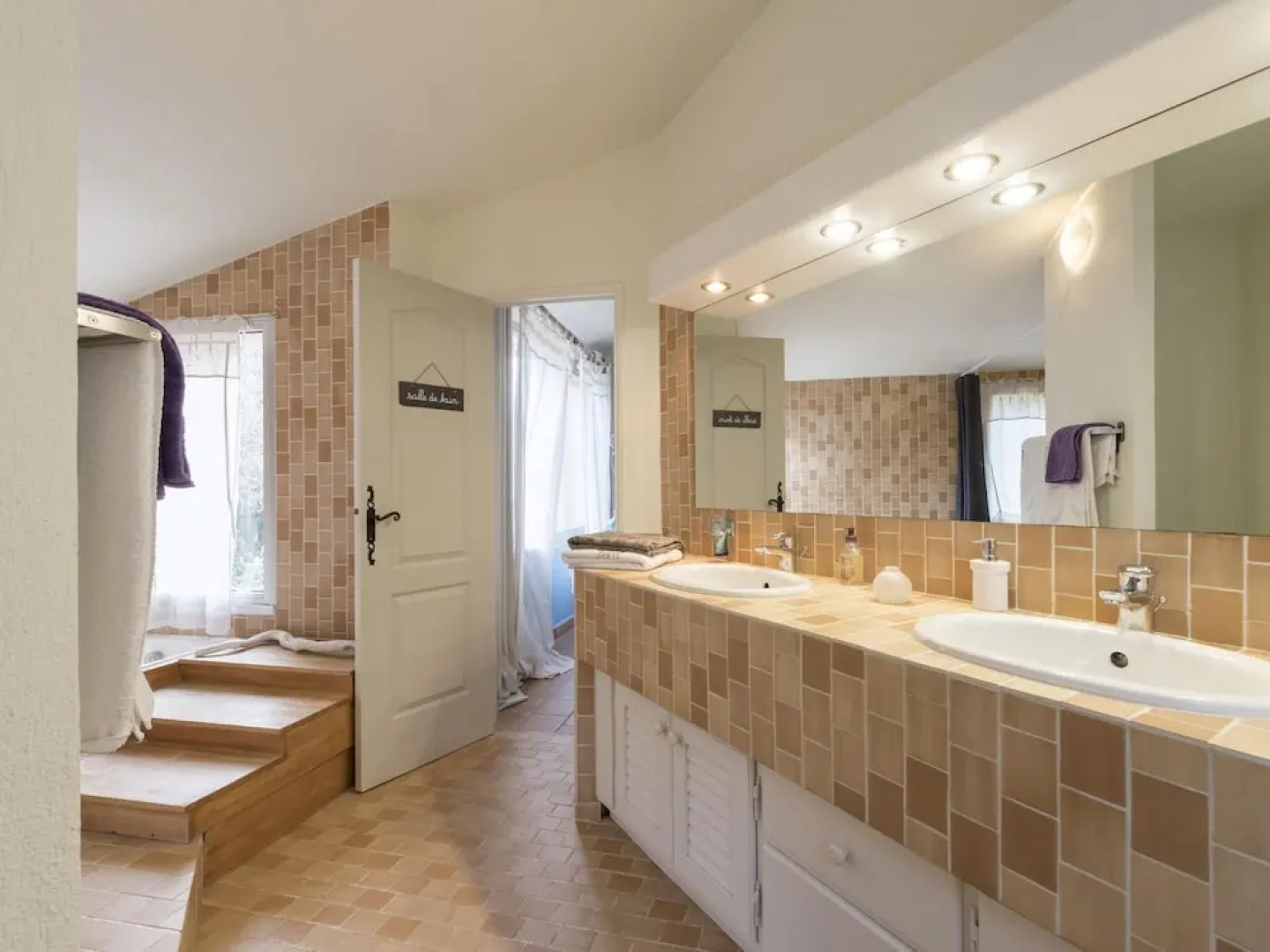 Mesmerising Holiday Home in Gassin With Swimming Pool