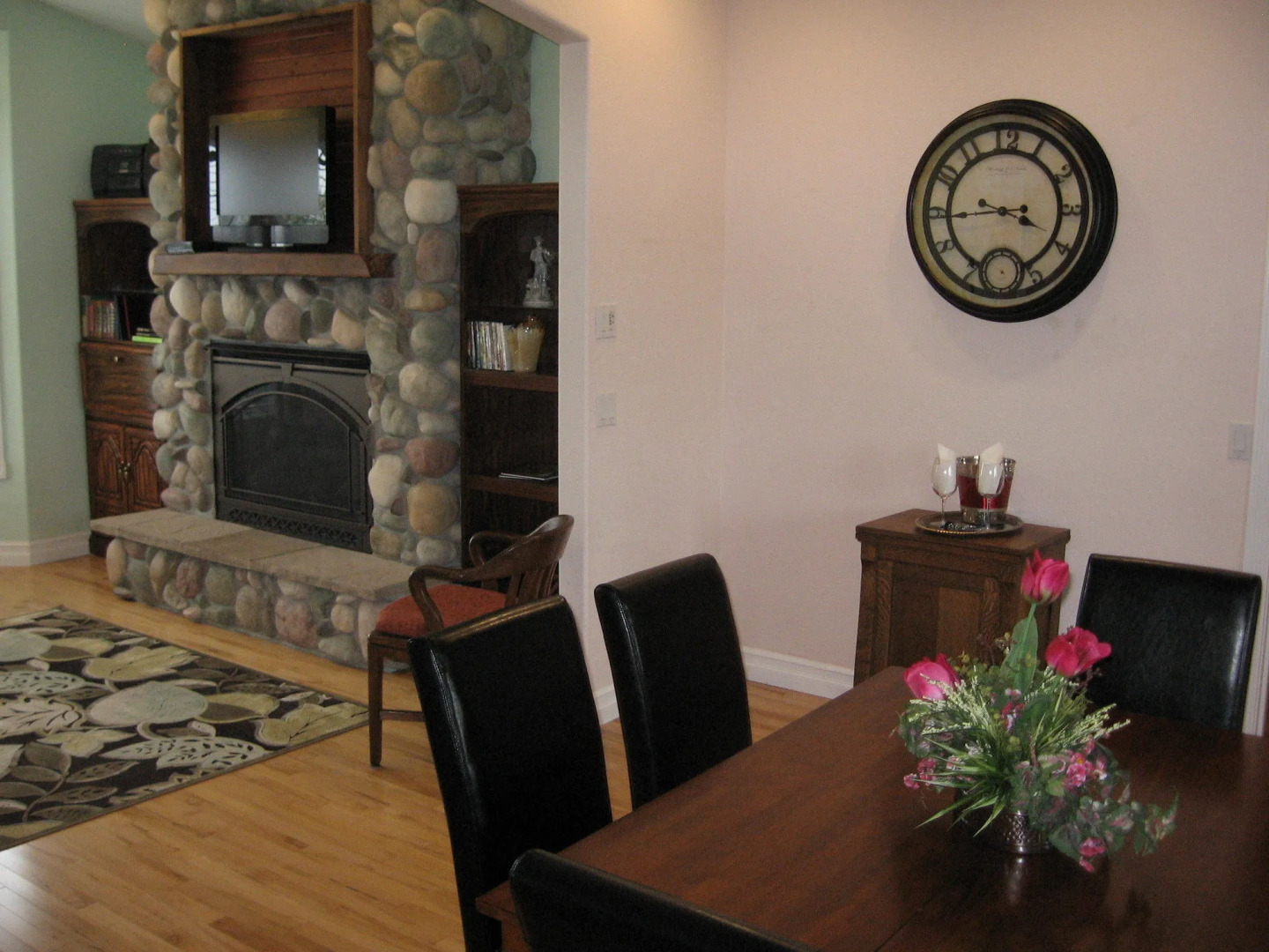 The Collins Inn and Seaside Cottages - Adults Only