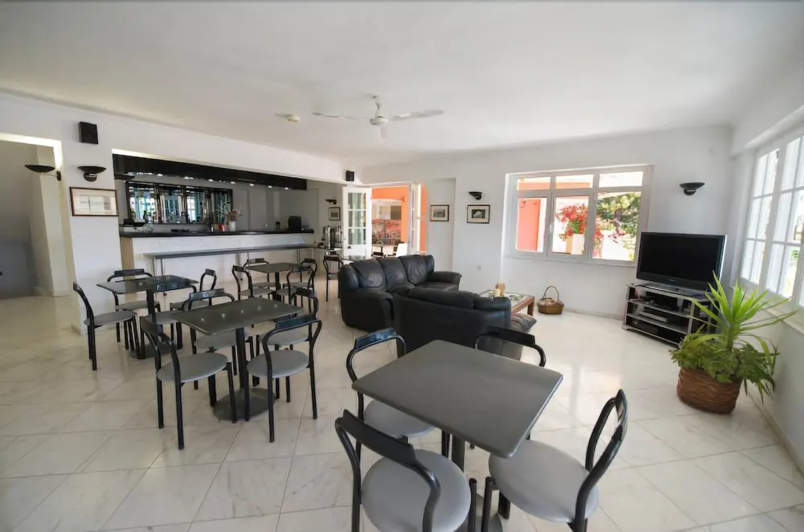 Hotel Niras