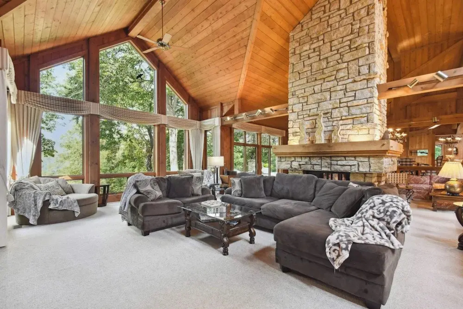 Galena Getaway w/ Hot Tub, Home Theater & More!