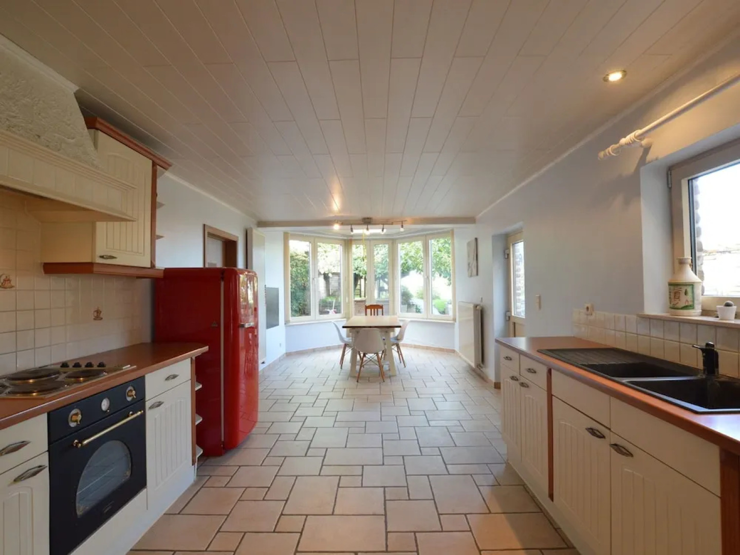 Spacious Holiday Home in Gingelom with Garden