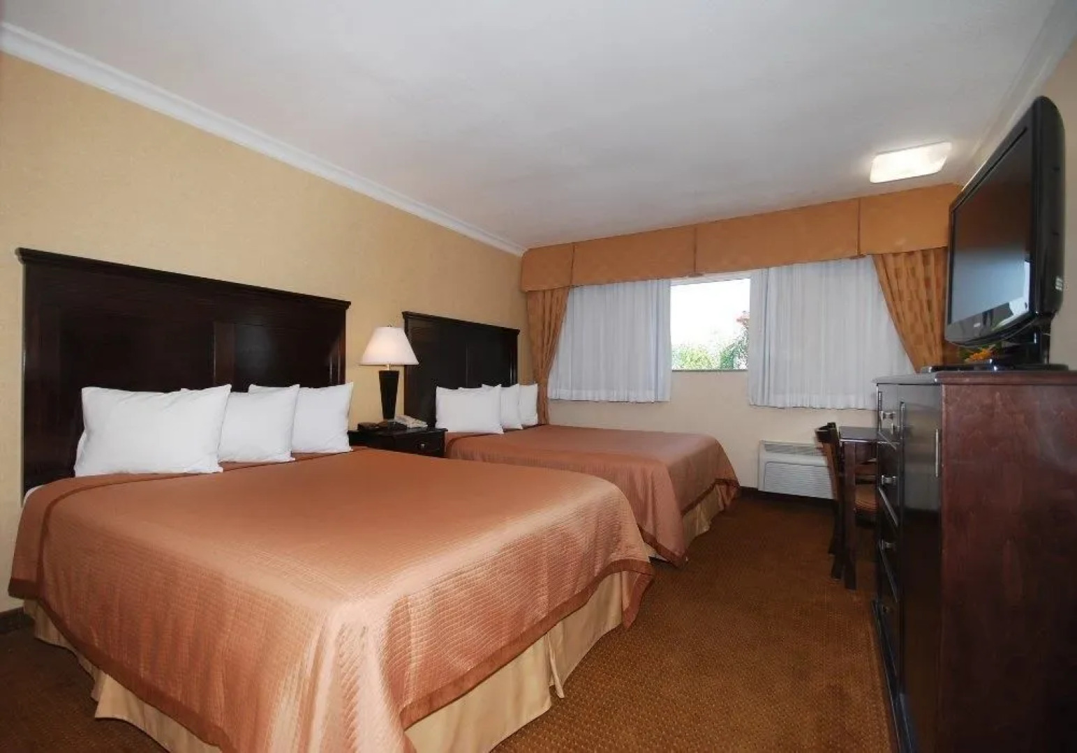 Pasadena Rose & Crown Hotel