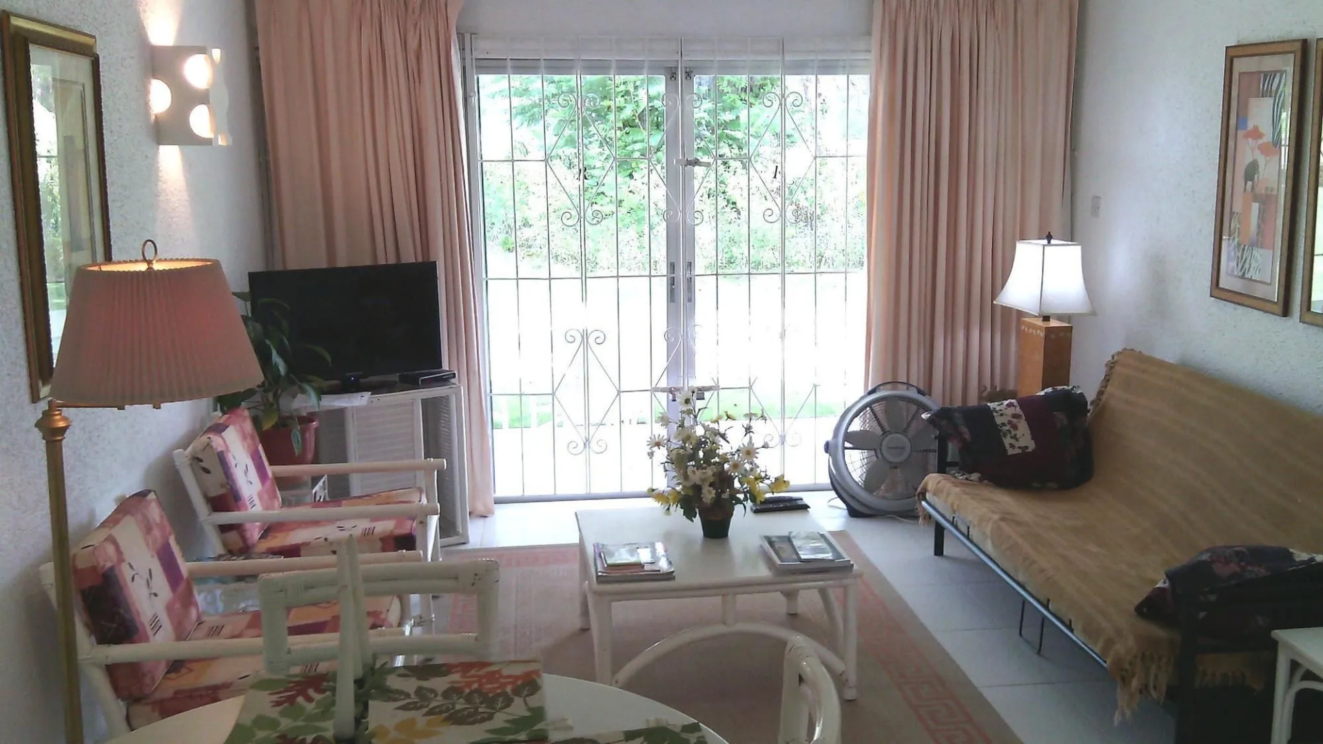 Moonshine 316 Rockley Golf Club