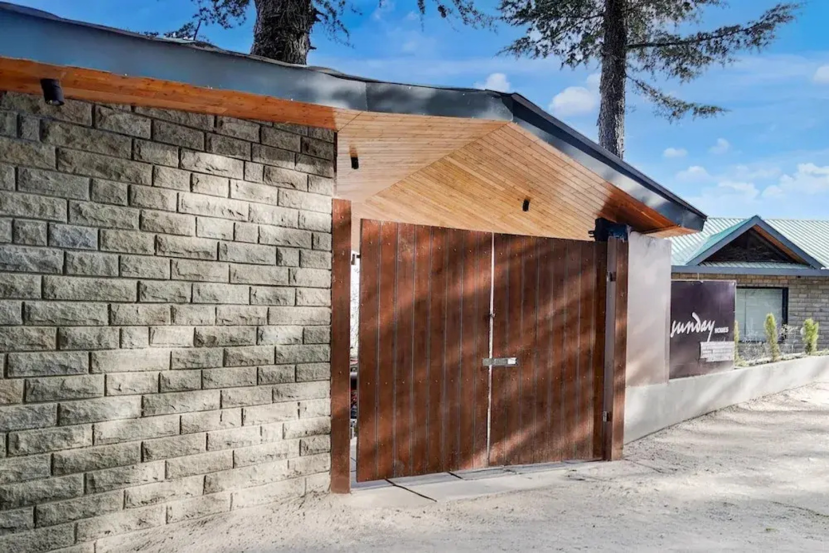 Sunday Premium 5 BHK Villa Mihika, Shimla