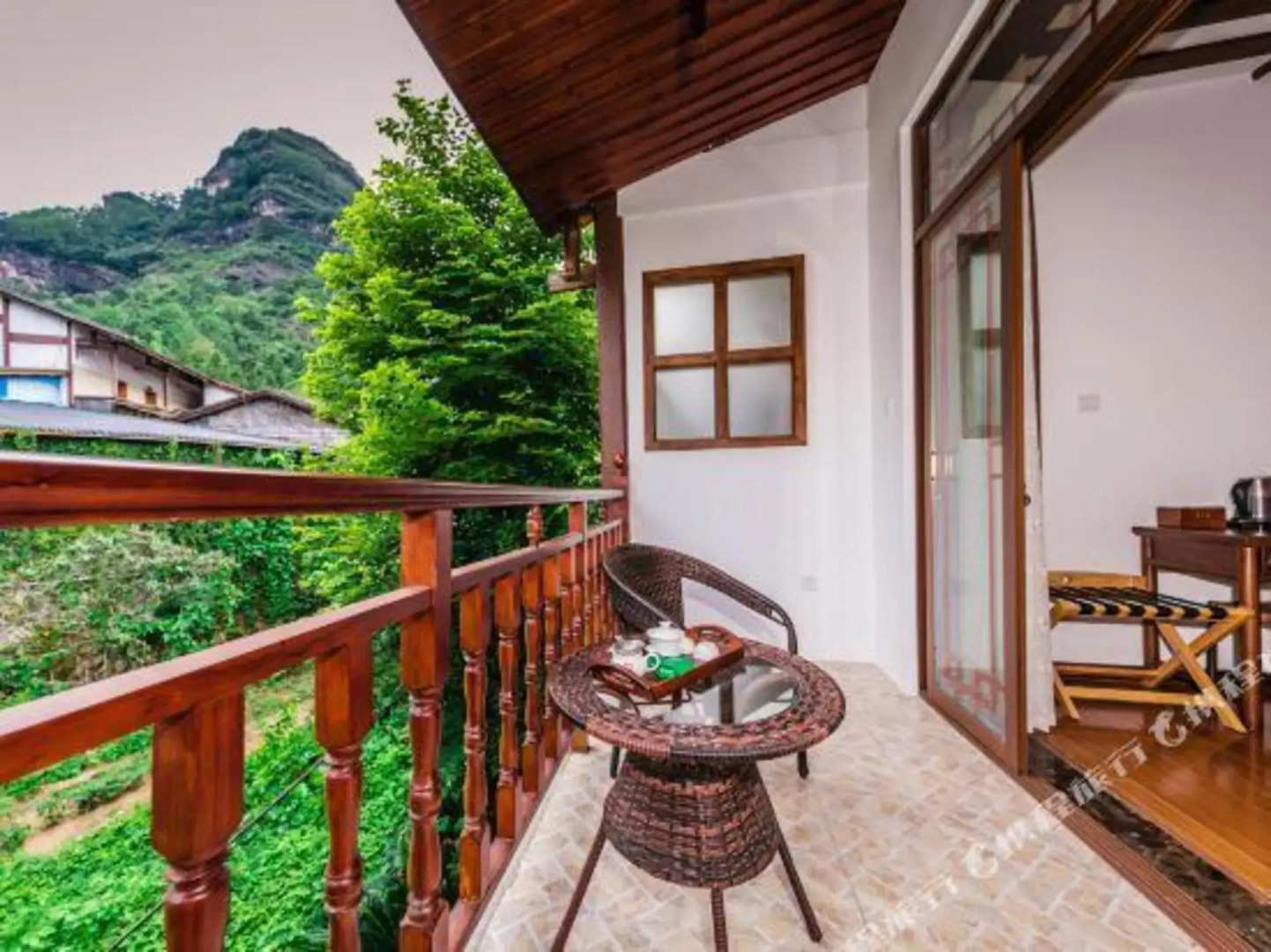 Zhoujia Shanfang Family Hostel