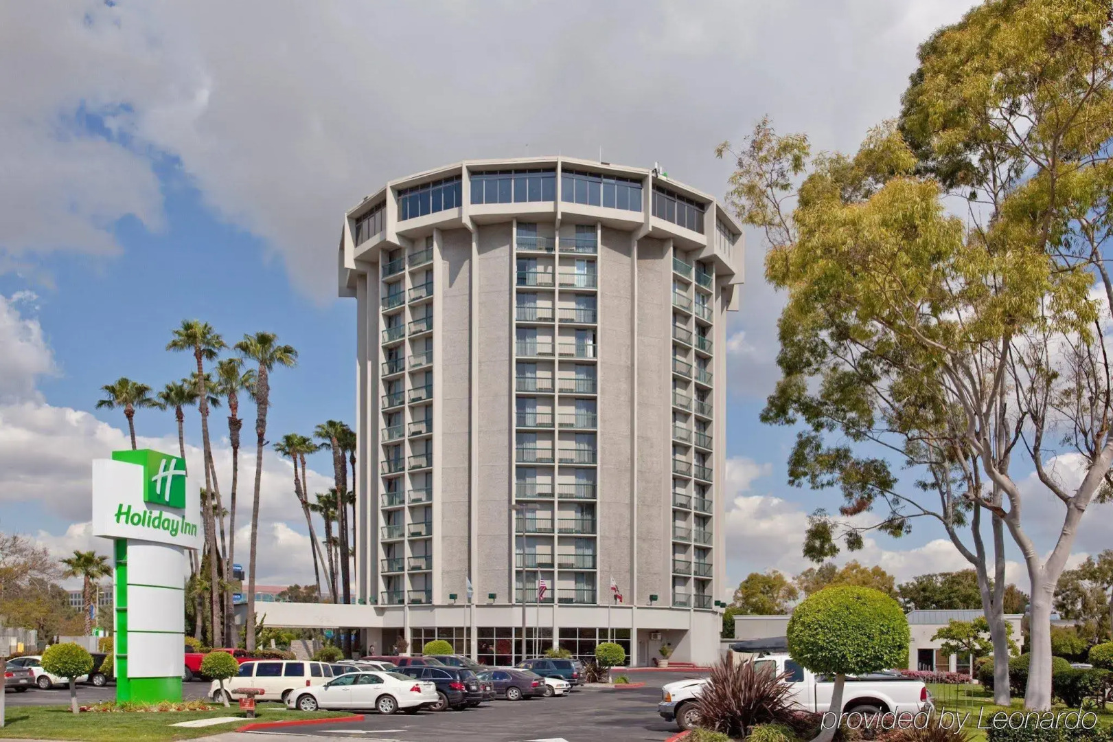 Holiday Inn Long Beach Airport Hotel and Conference Center by IHG