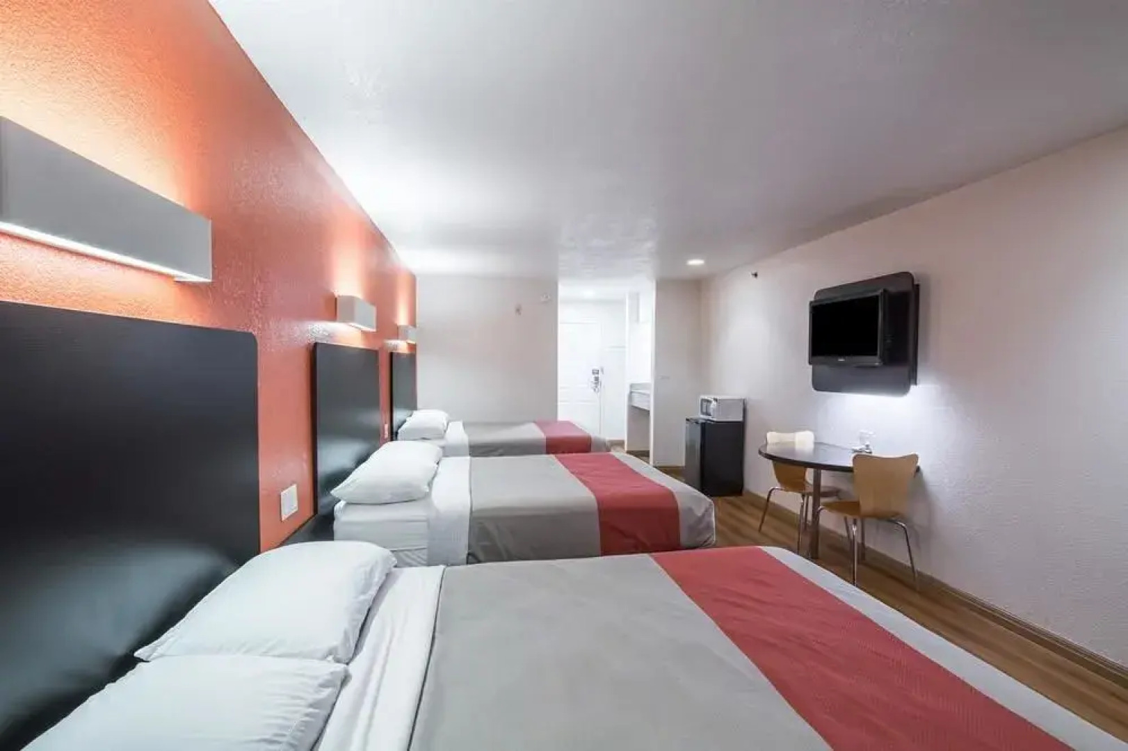 Motel 6 Hutchins, TX