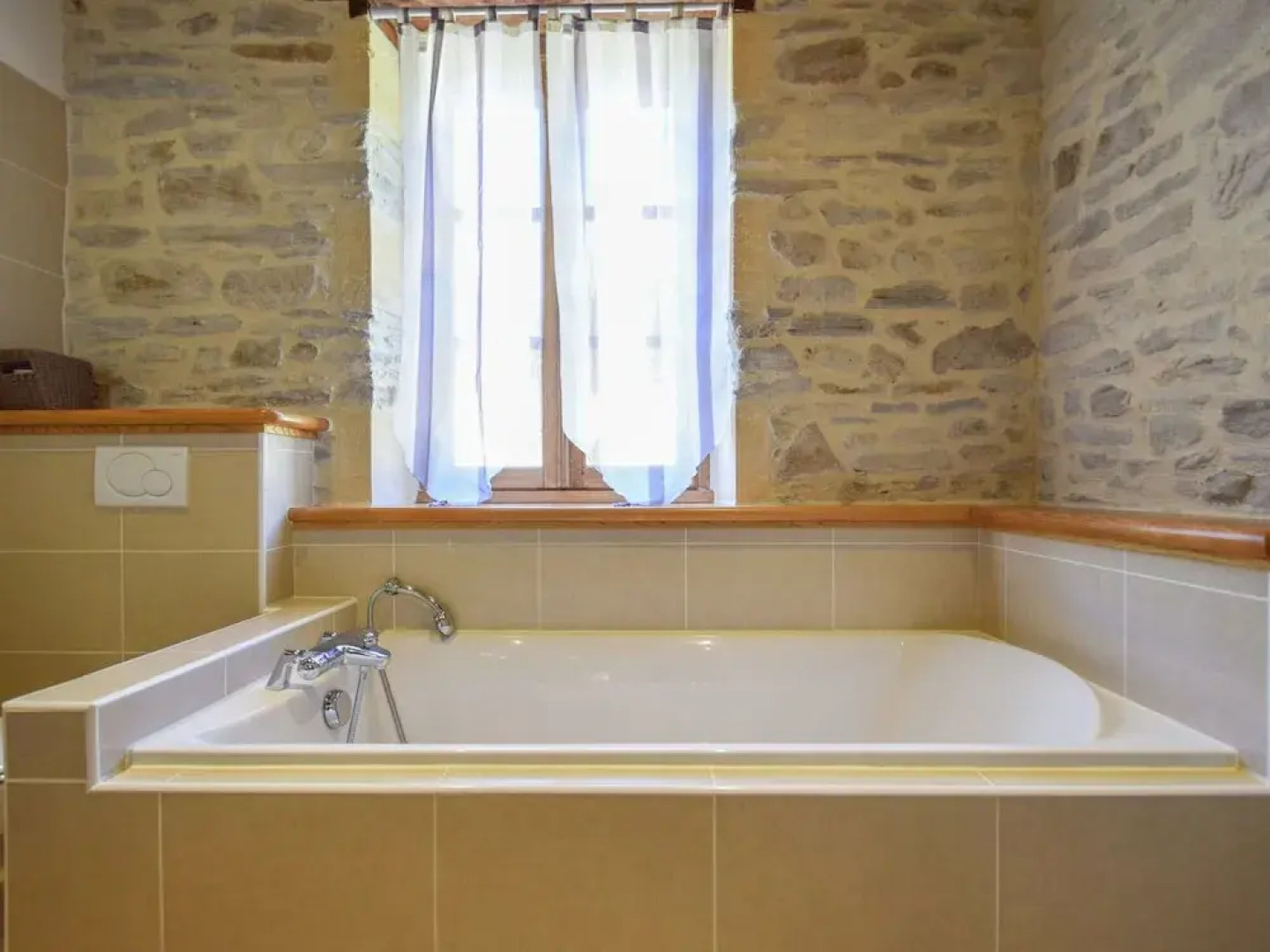 Elegant Countryside Retreat