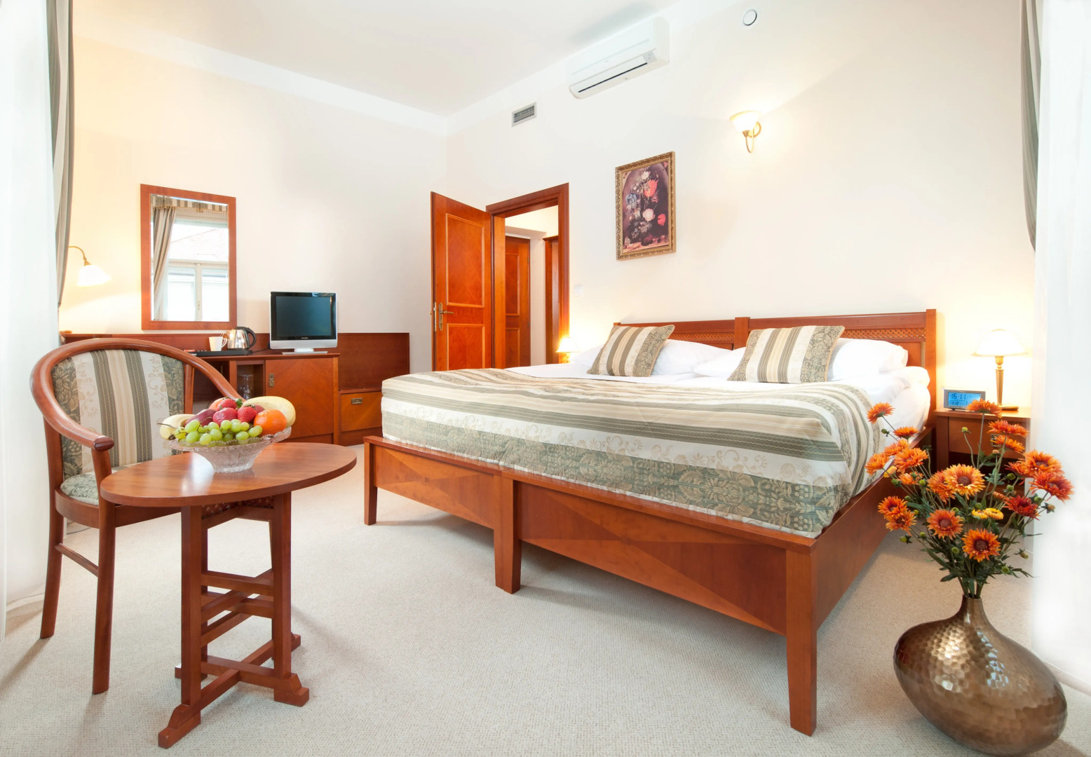 Amigo City Centre Hotel