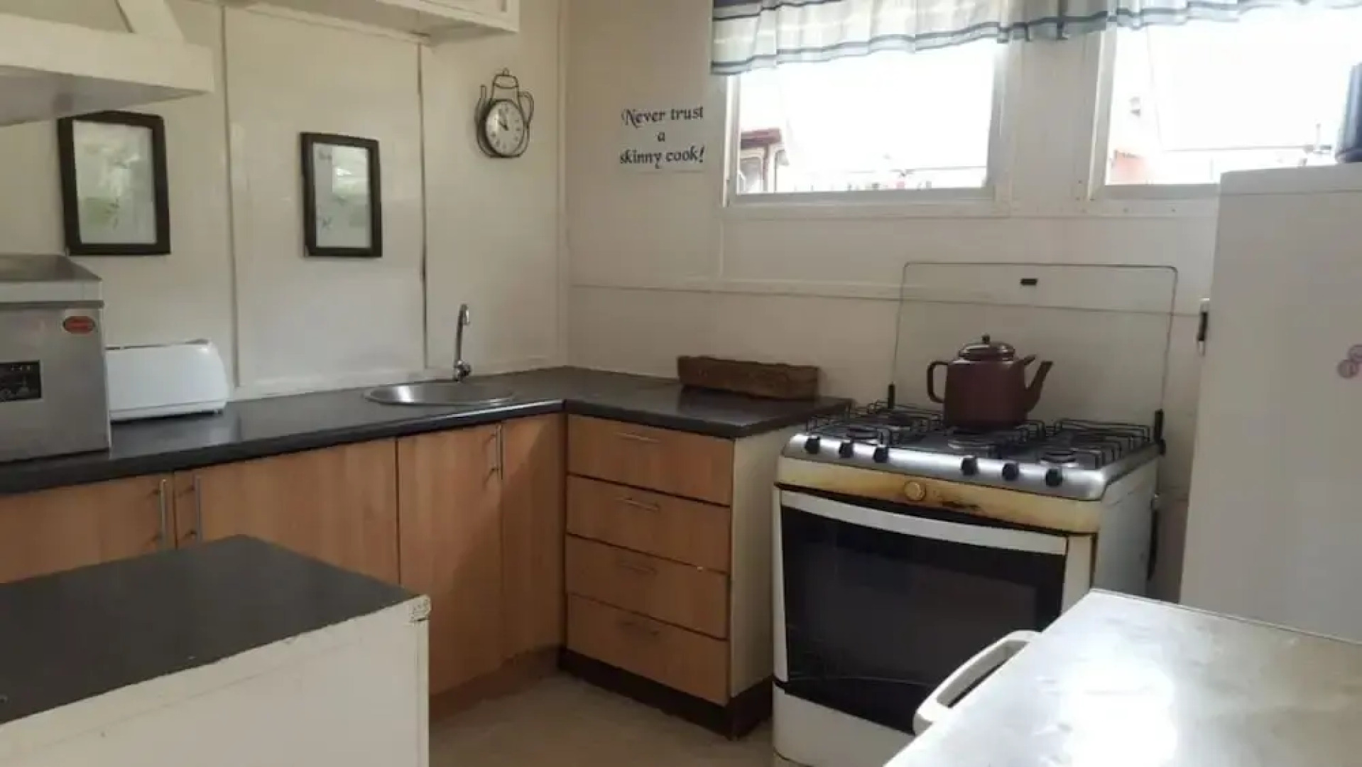 Houseboat With Aircon and Splash Pool - 2128