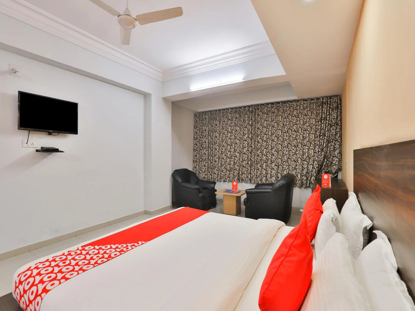 Capital O 16350 Infocity Club And Resort