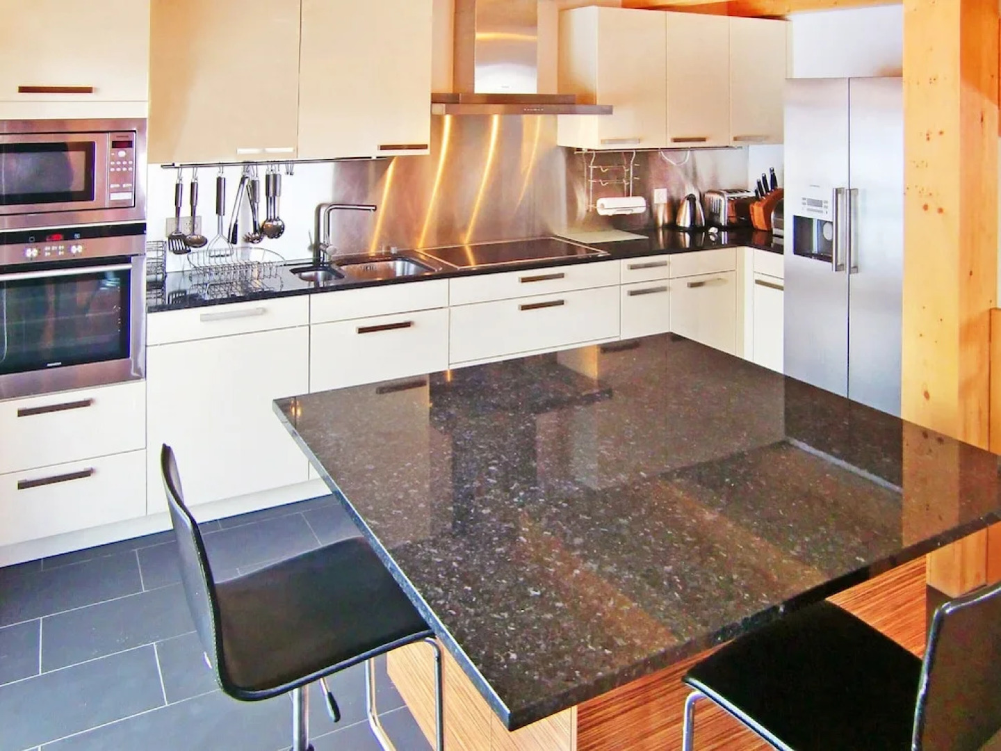 Chalet in Val Dherens Near Ski Lift