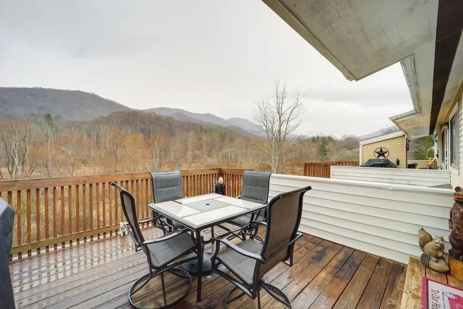 Lookout Deck + Mtn Views: Banner Elk Condo!