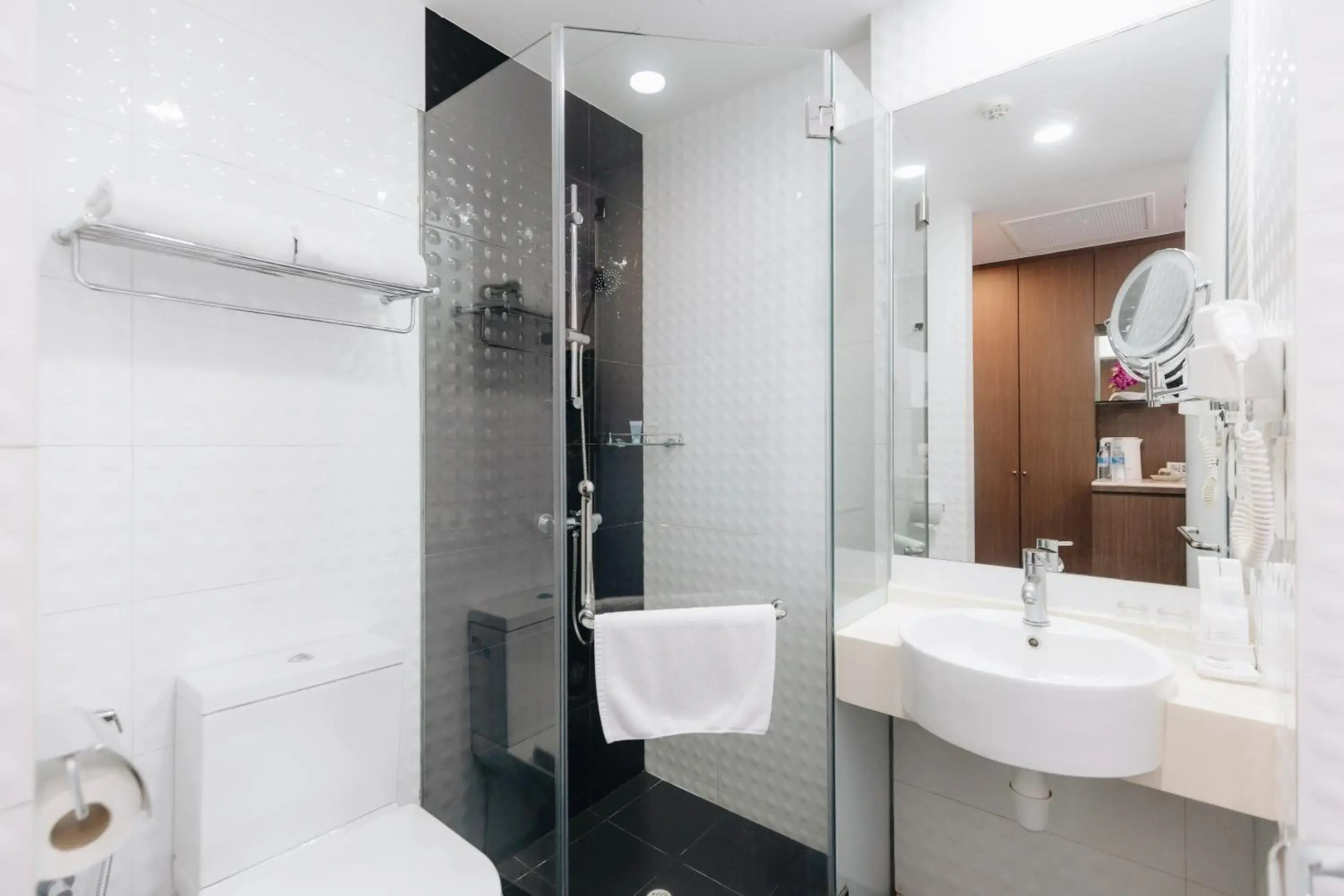 Santa Grand Hotel East Coast, a NuVe Group Collection