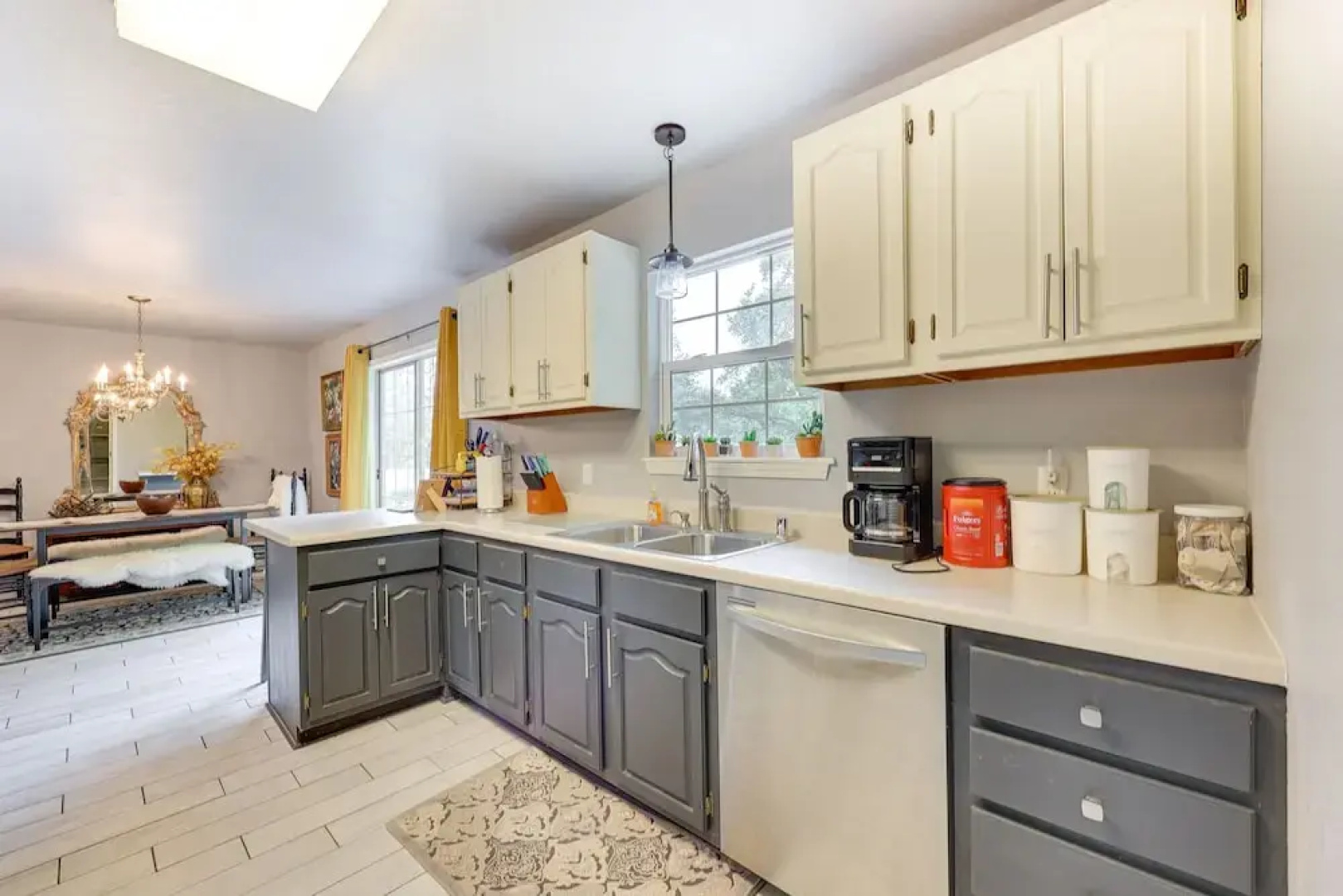 Peaceful Rogers Home Near Beaver Lake!