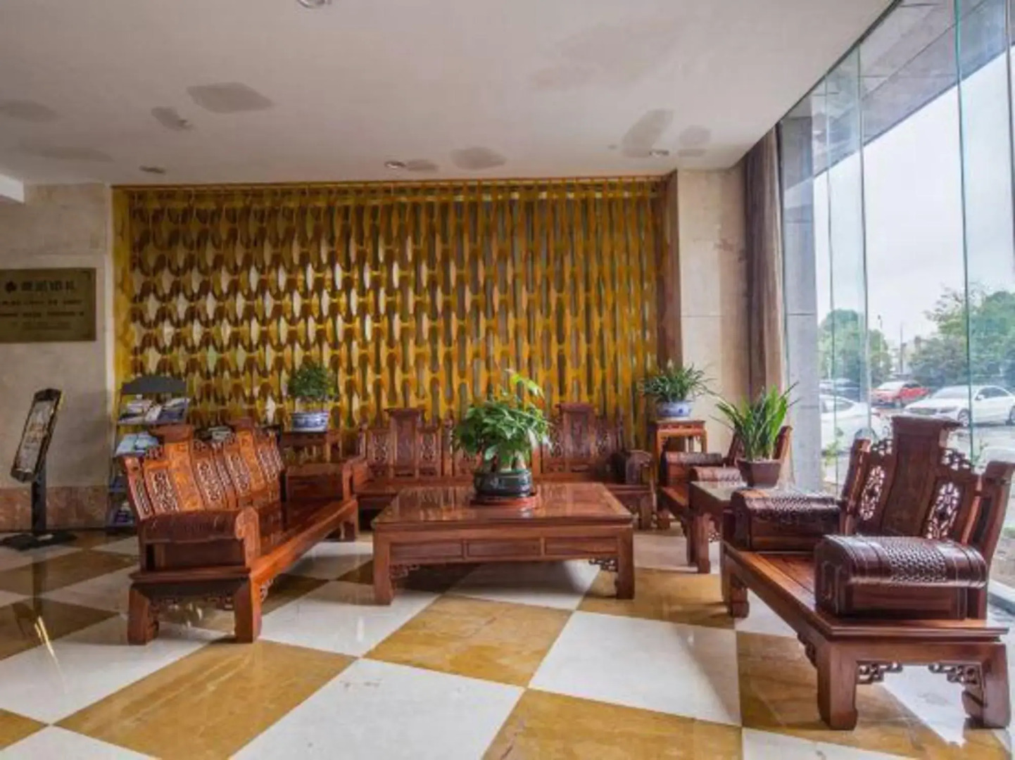 Long You West Lake Hillview International Hotel