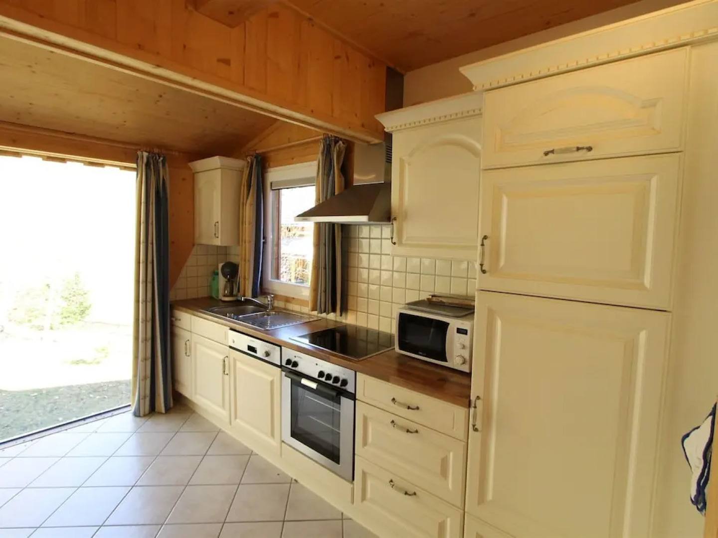 Cosy Wooden Chalet in Stadl an der Mur near Ski Bus Stop