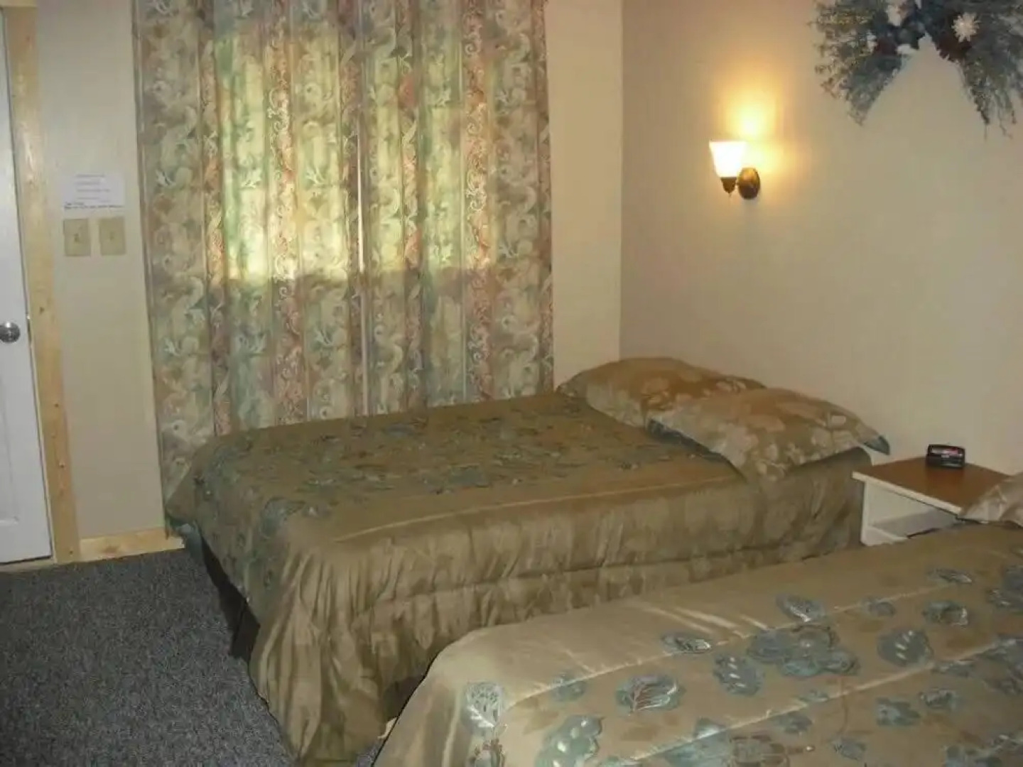 Hooks Hideaway Motel