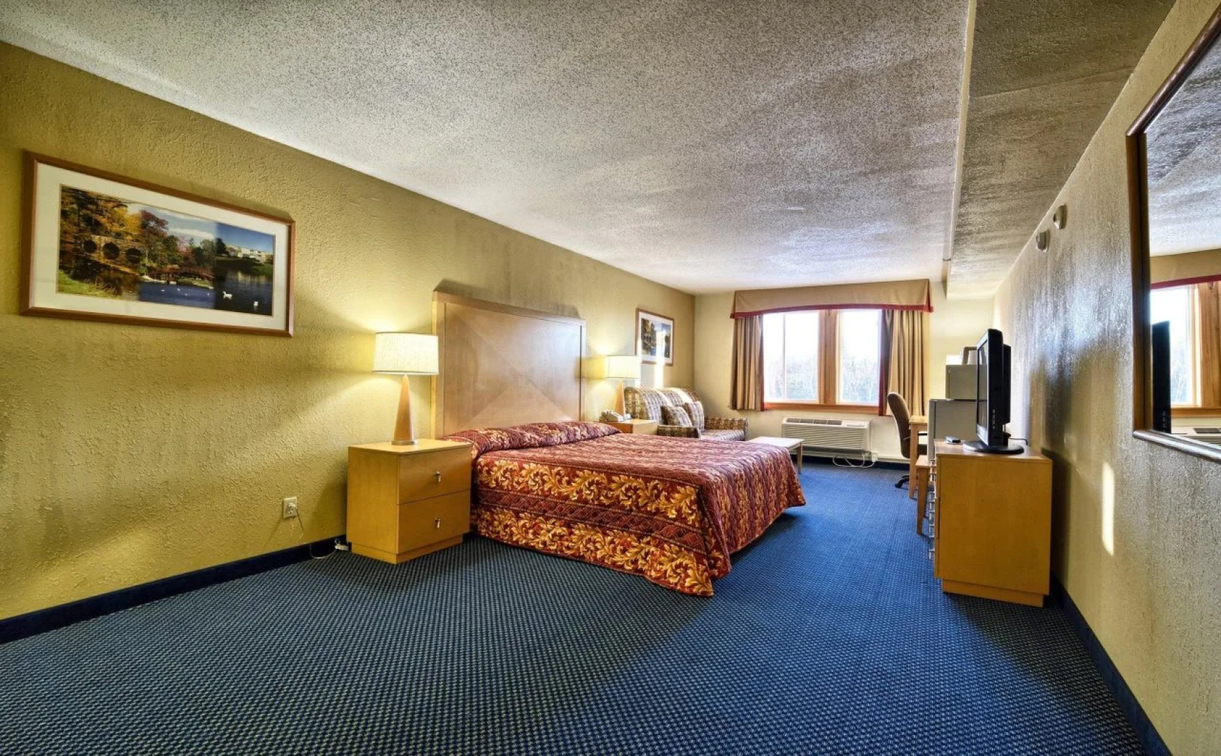 Katahdin Inn & Suites