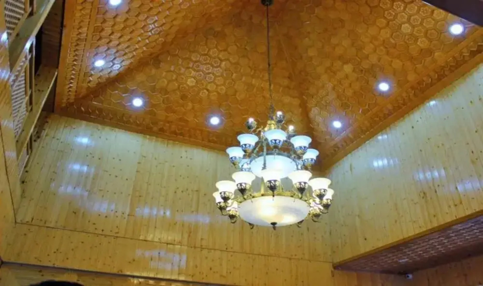 Hotel Paradise Retreat Daksum by ADB Rooms