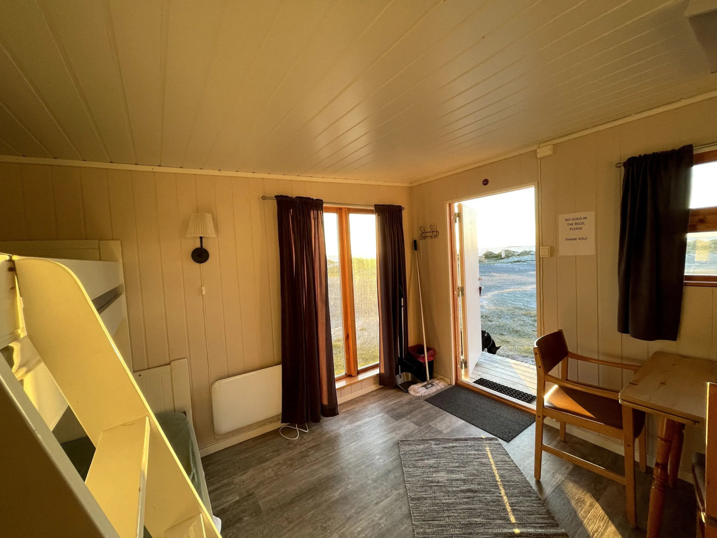 Midnattsol rom og hytter