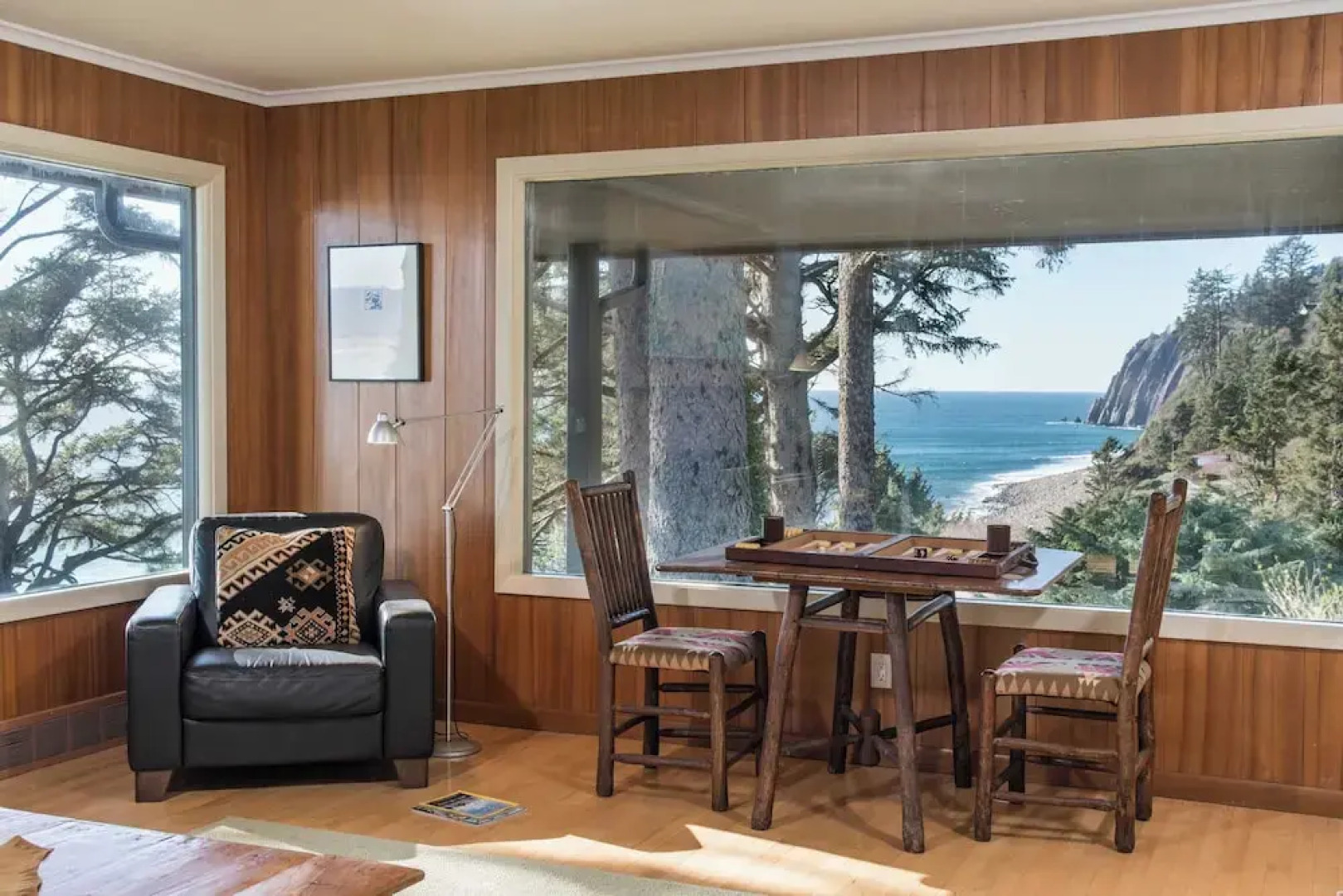 The Purcell House by Avantstay Surrounded in Lush Greenery w/ Large Yard & Ocean Views