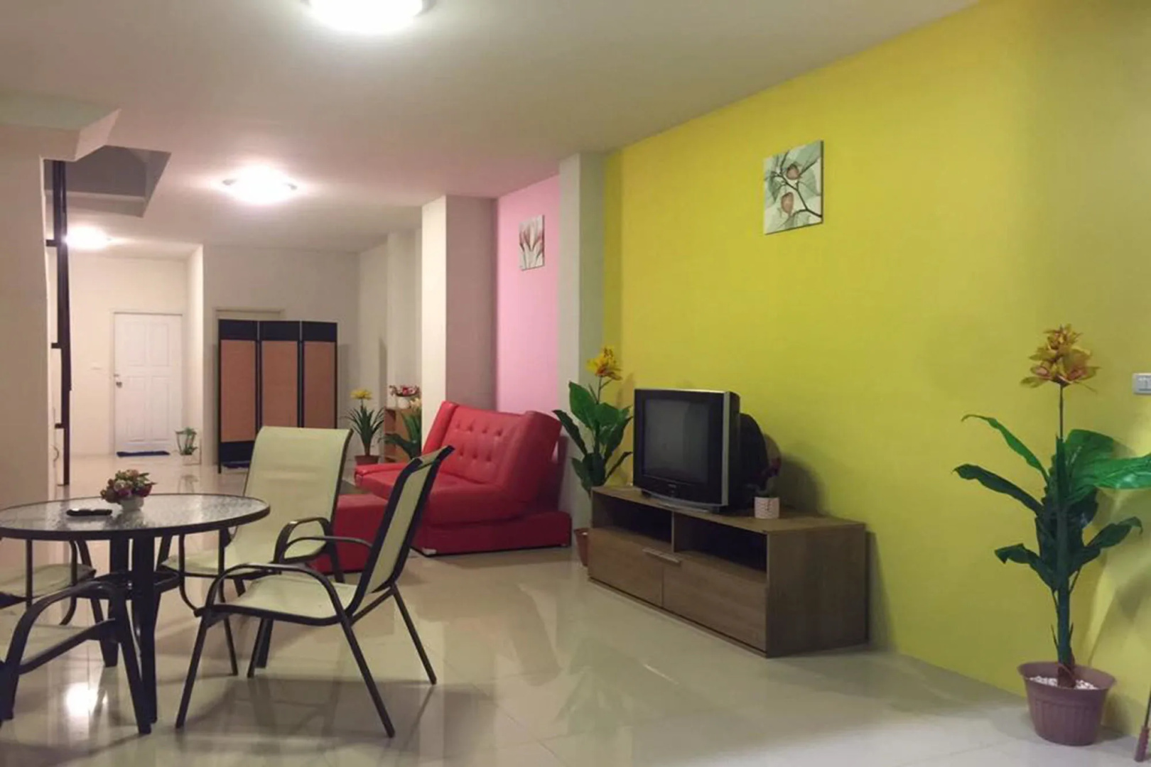 Tontalay Hotel