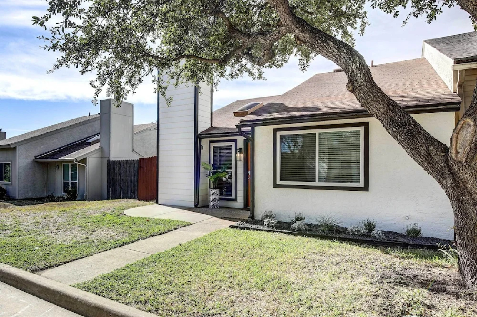 Stylish Allen Home Near Watters Creek Village