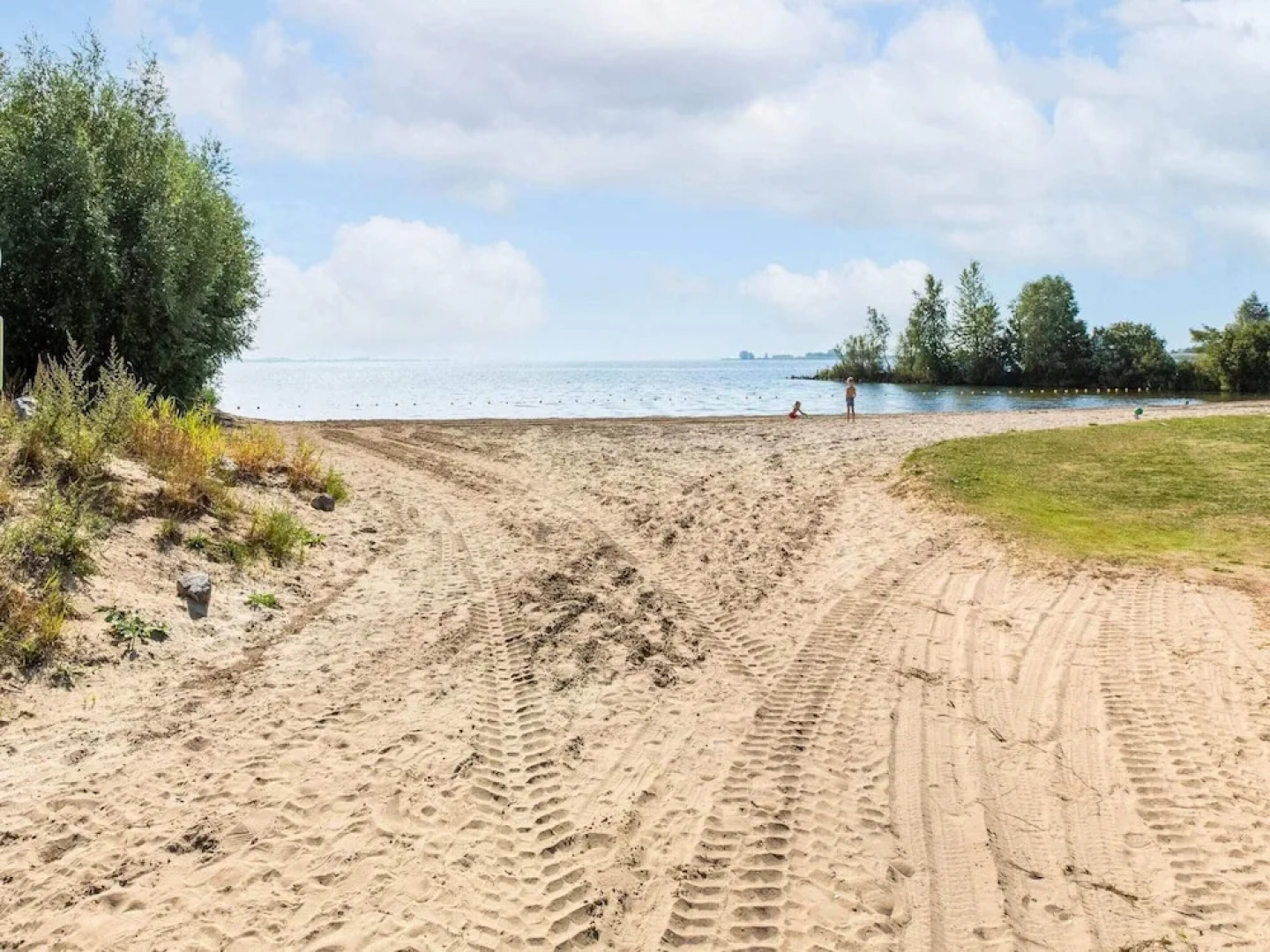 Modern Houseboat in Volendam With Shared Pool