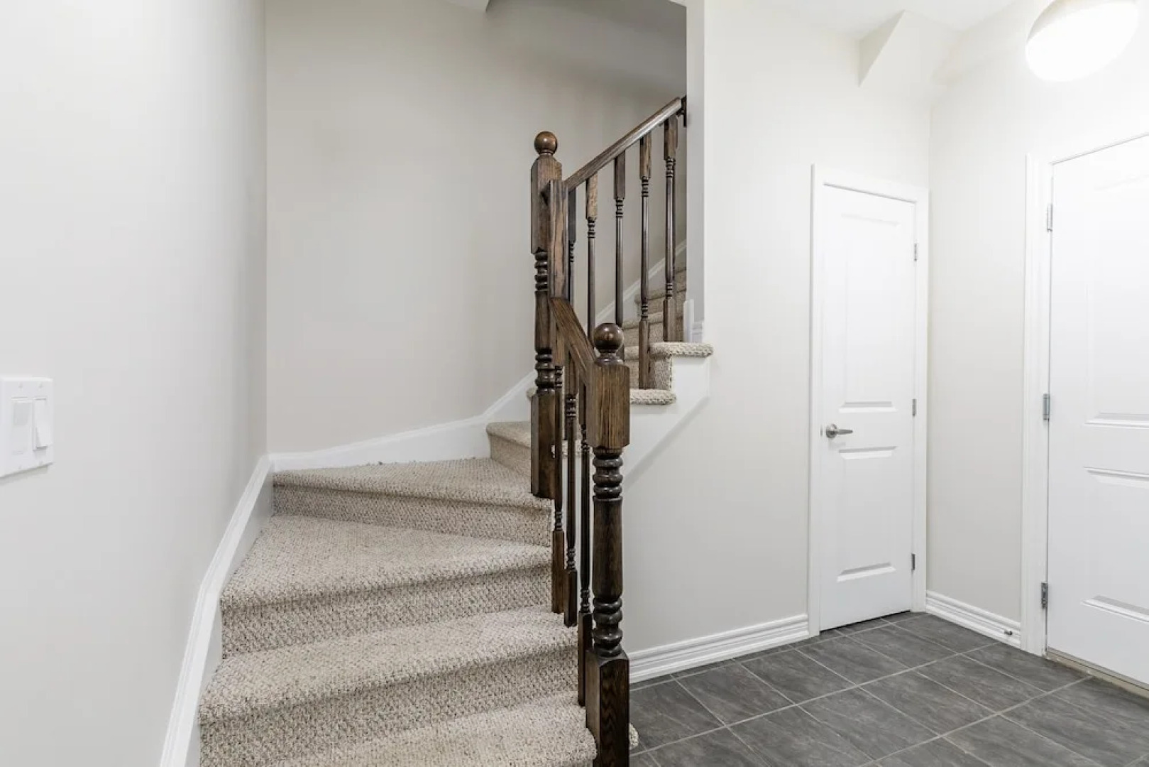 GLOBALSTAY. Modern Lake Ontario Townhomes