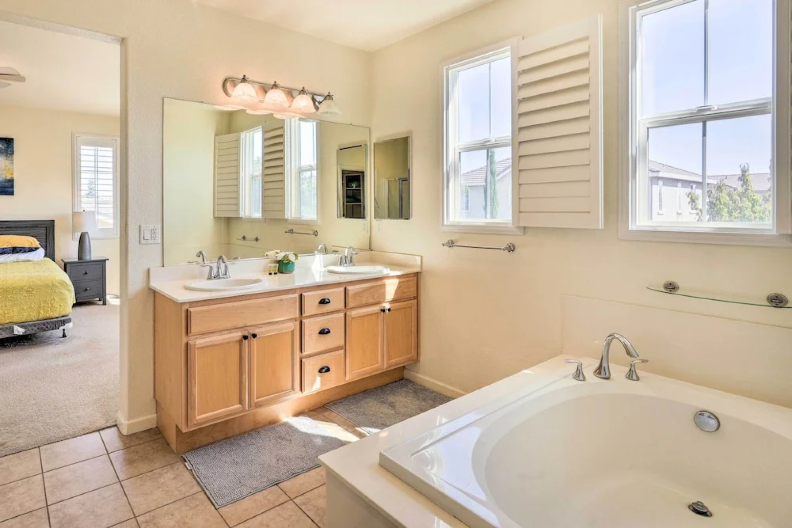 Elk Grove House w/ Grill ~ 3 Mi to Old Town!