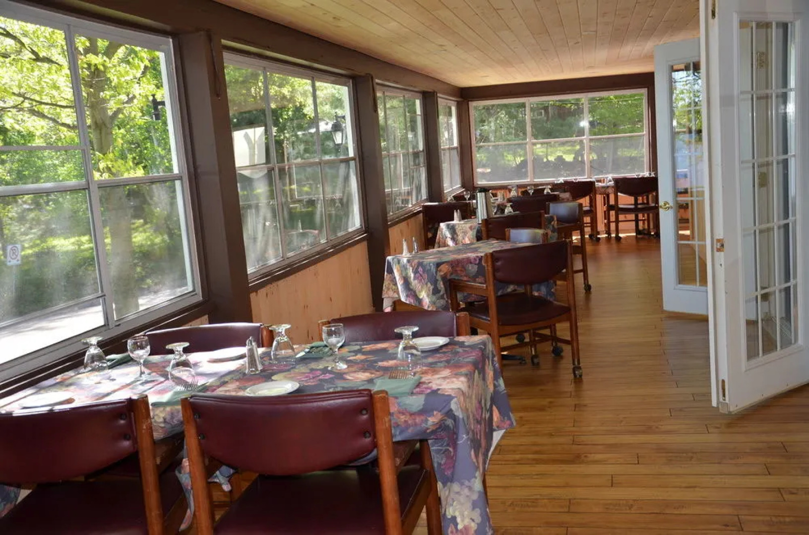 Oakview Lodge & Marina