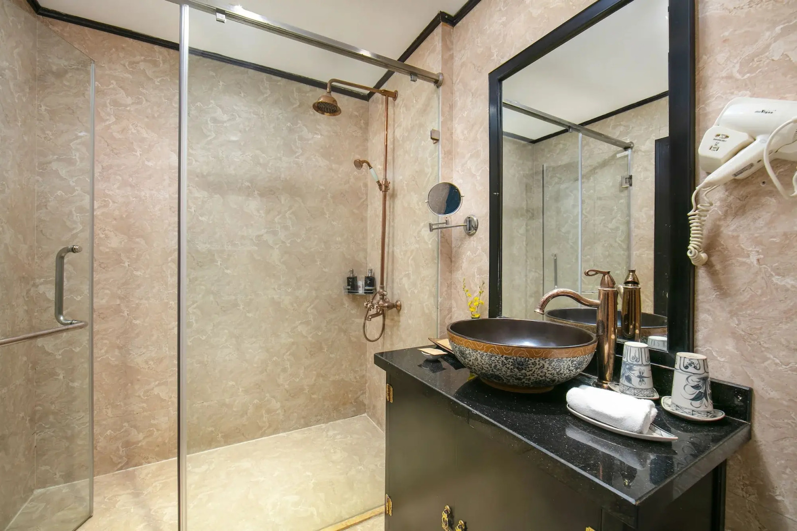 Lavender Central Hotel & Spa