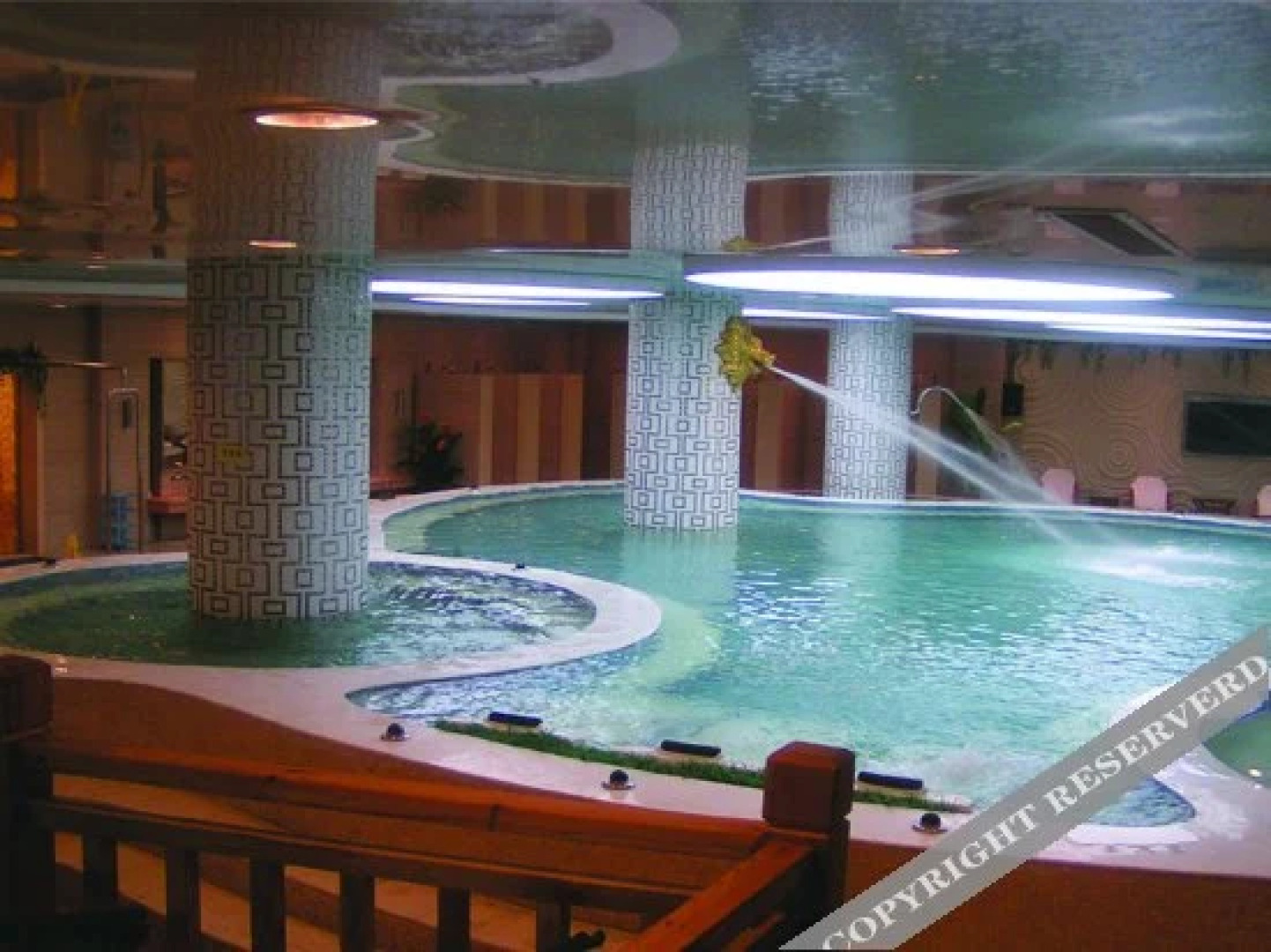 Zhongyuan Holiday Hotel