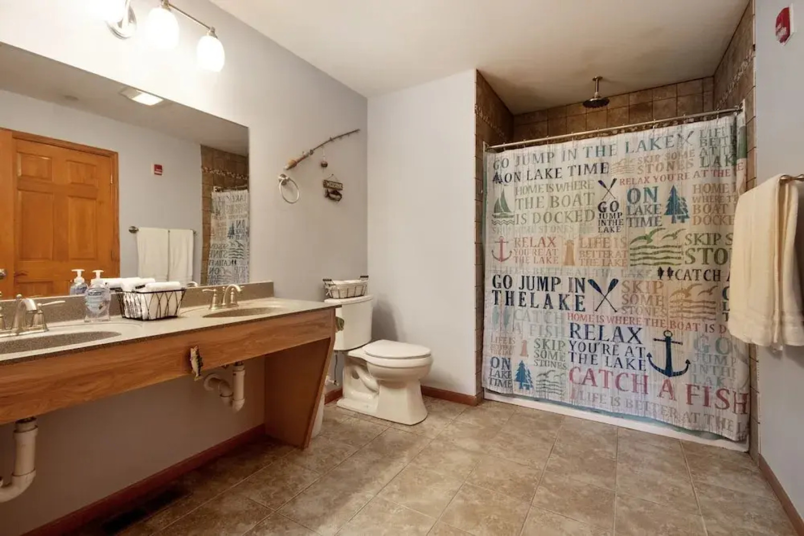 First Floor 3 BR Condo, Northern Bay Golf Course by RedAwning