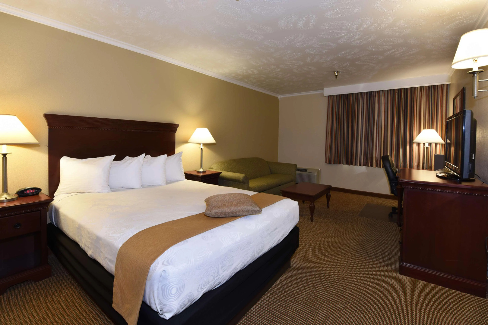 Best Western Plus Ahtanum Inn