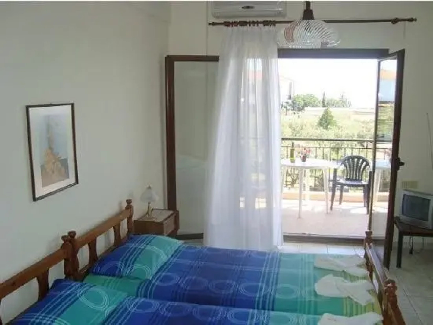 Yianna Studios & Apartments