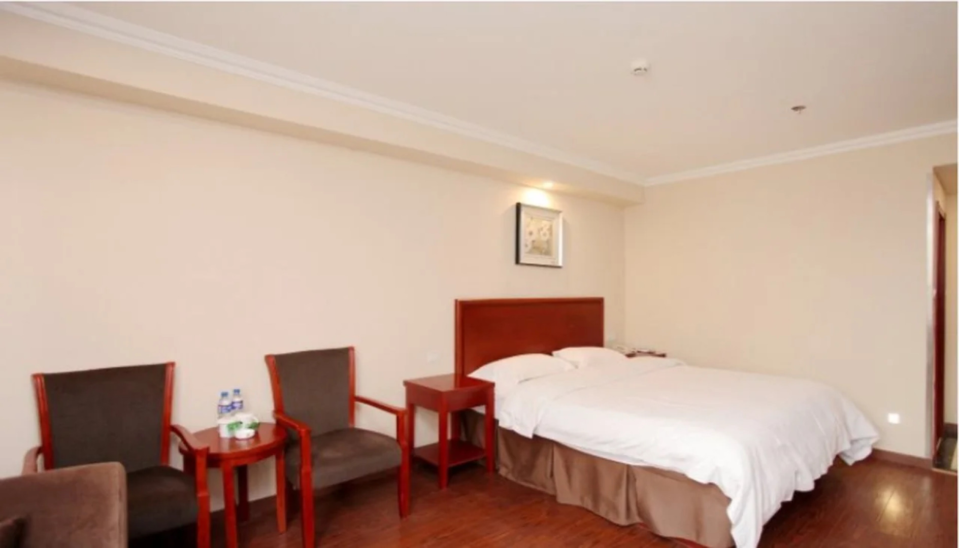 GreenTree Inn YanCheng XiangShui ChenJiaGang RenMin (E) Road HuangHai Road Business Hotel