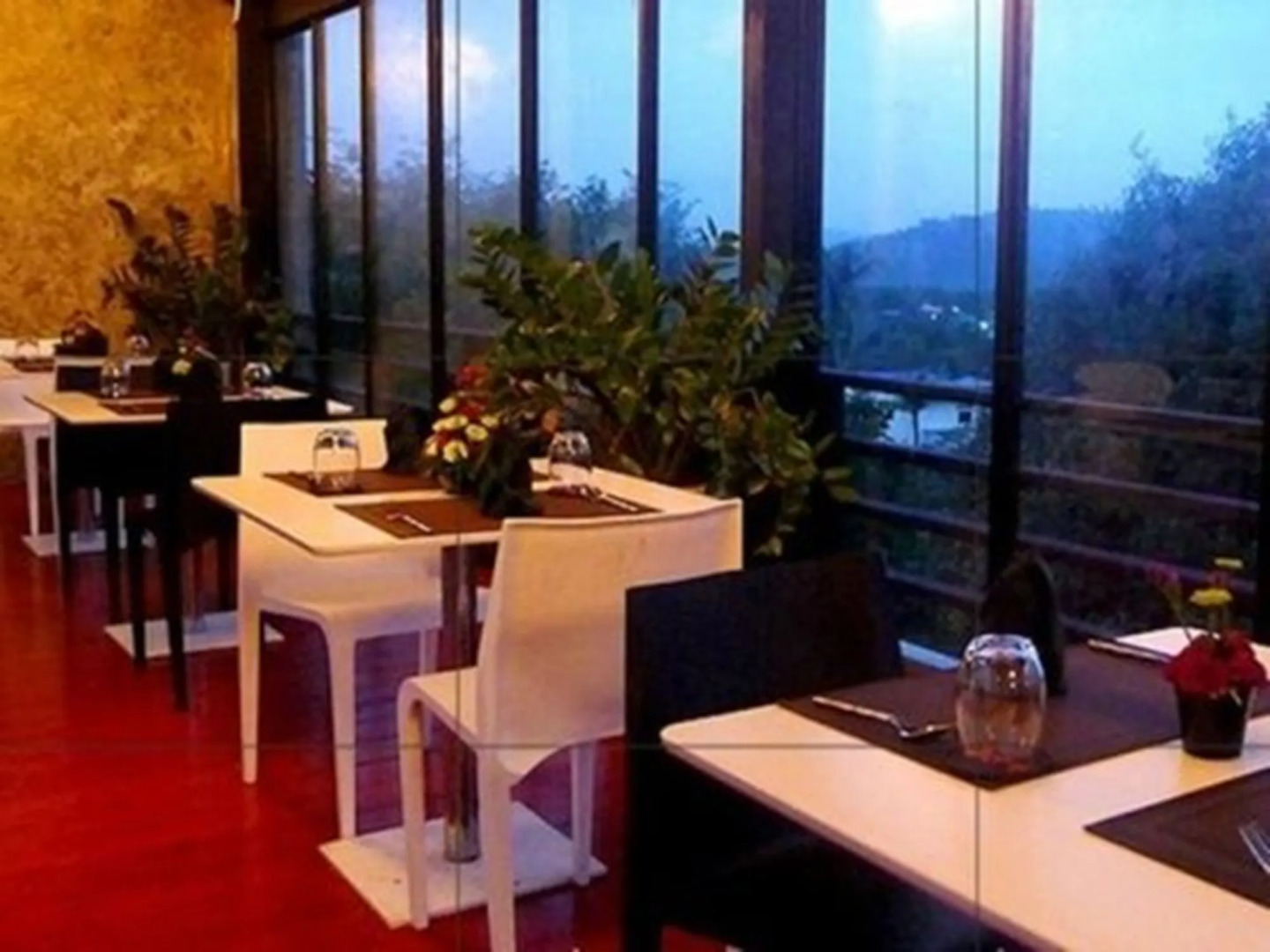 The b Ranong Trend Hotel