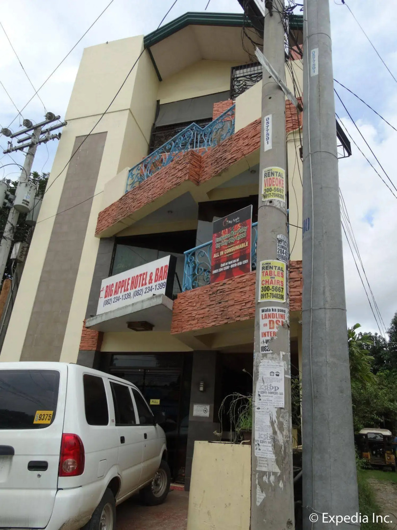 Big Apple Hotel & Bar