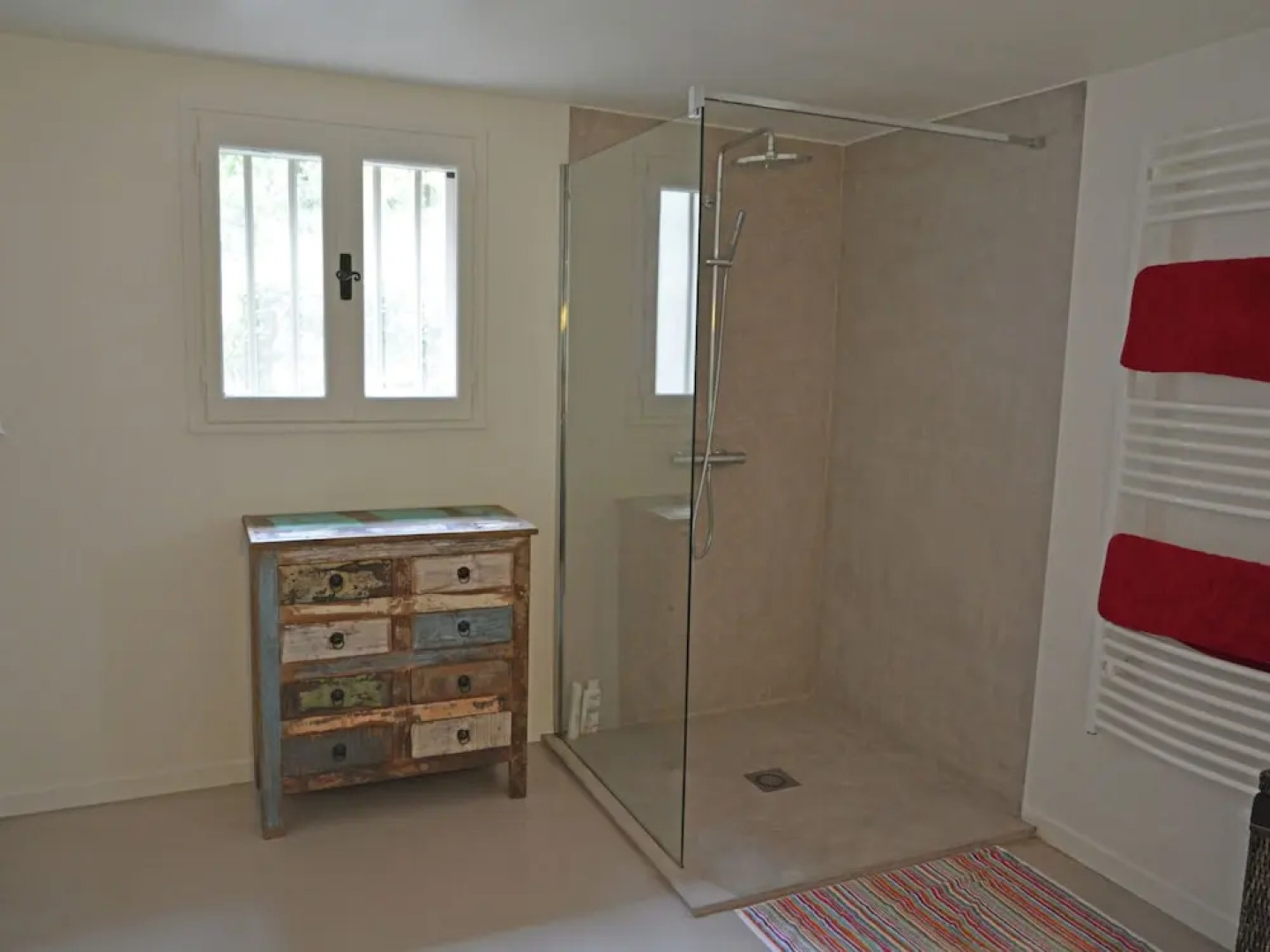 Cozy Villa in Menerbes with Swimming Pool