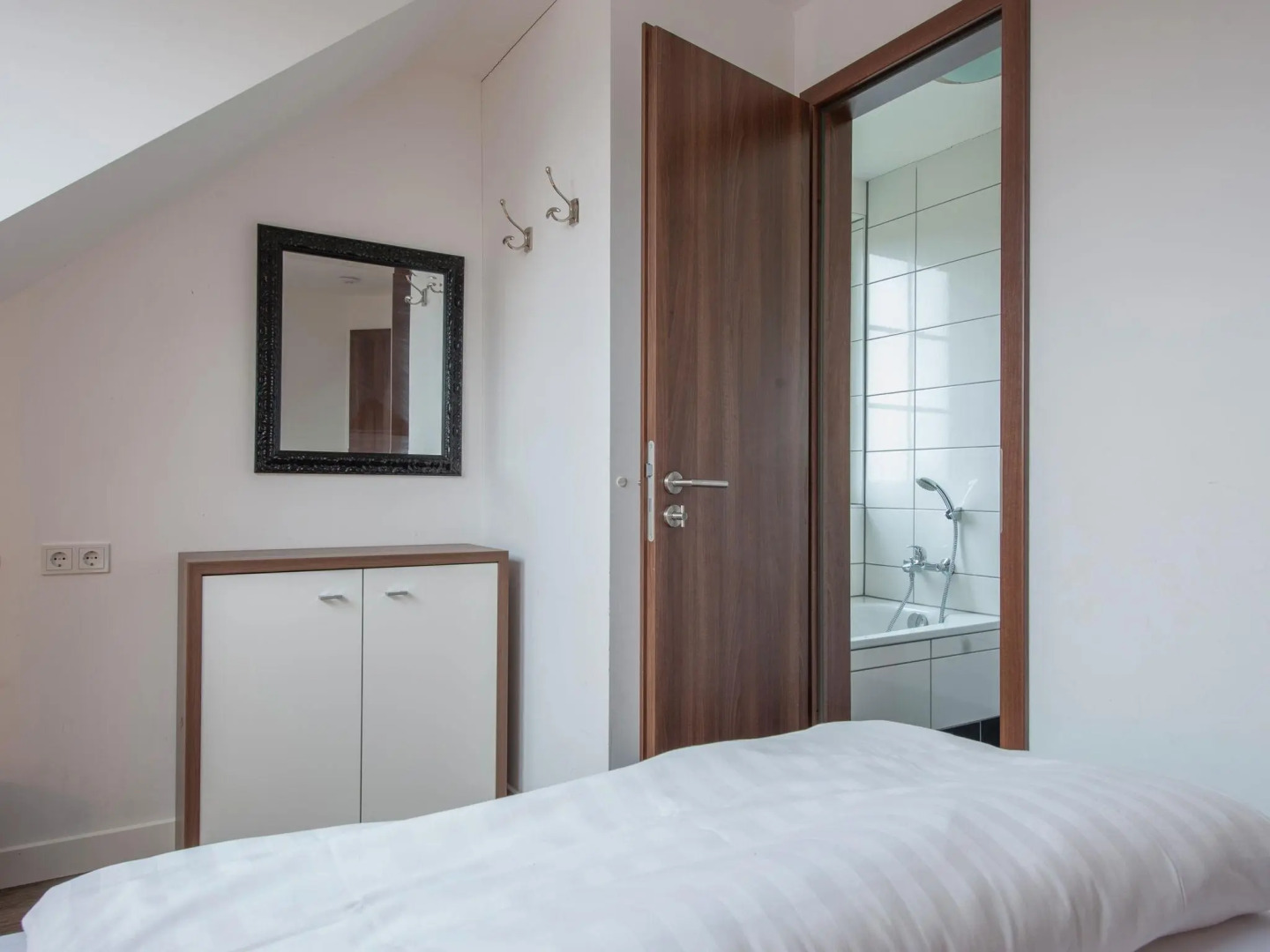 Luxury Villa with Fireplace near Reservoir in Nordeifel